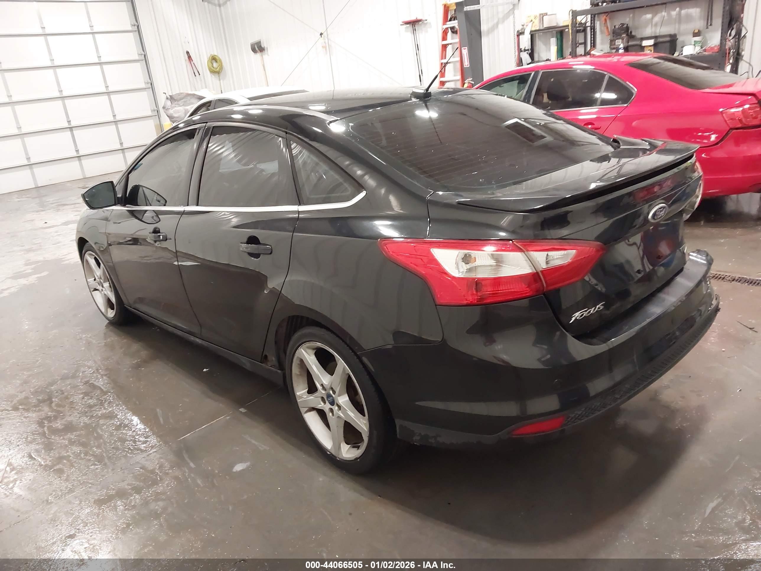 FORD FOCUS image 3