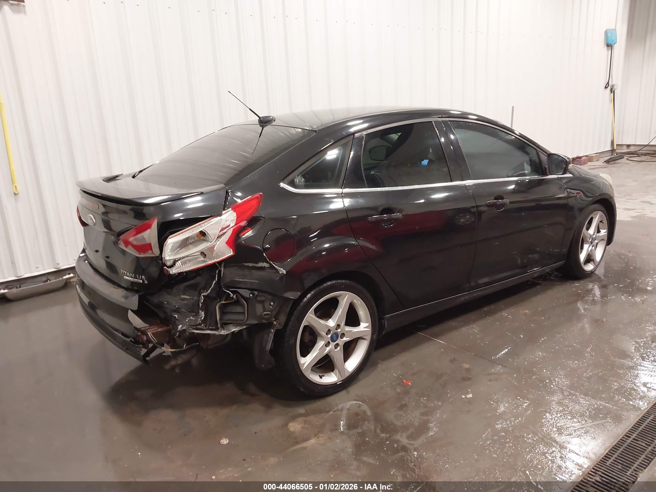 FORD FOCUS image 4