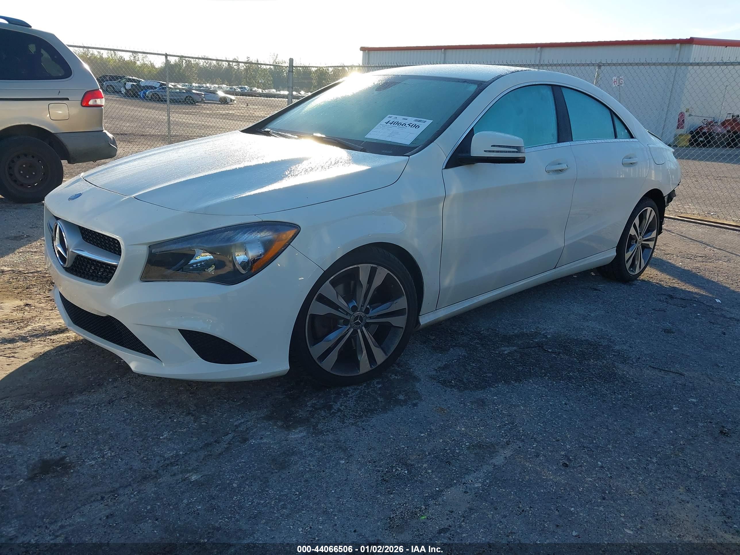 MERCEDES-BENZ CLA image 2