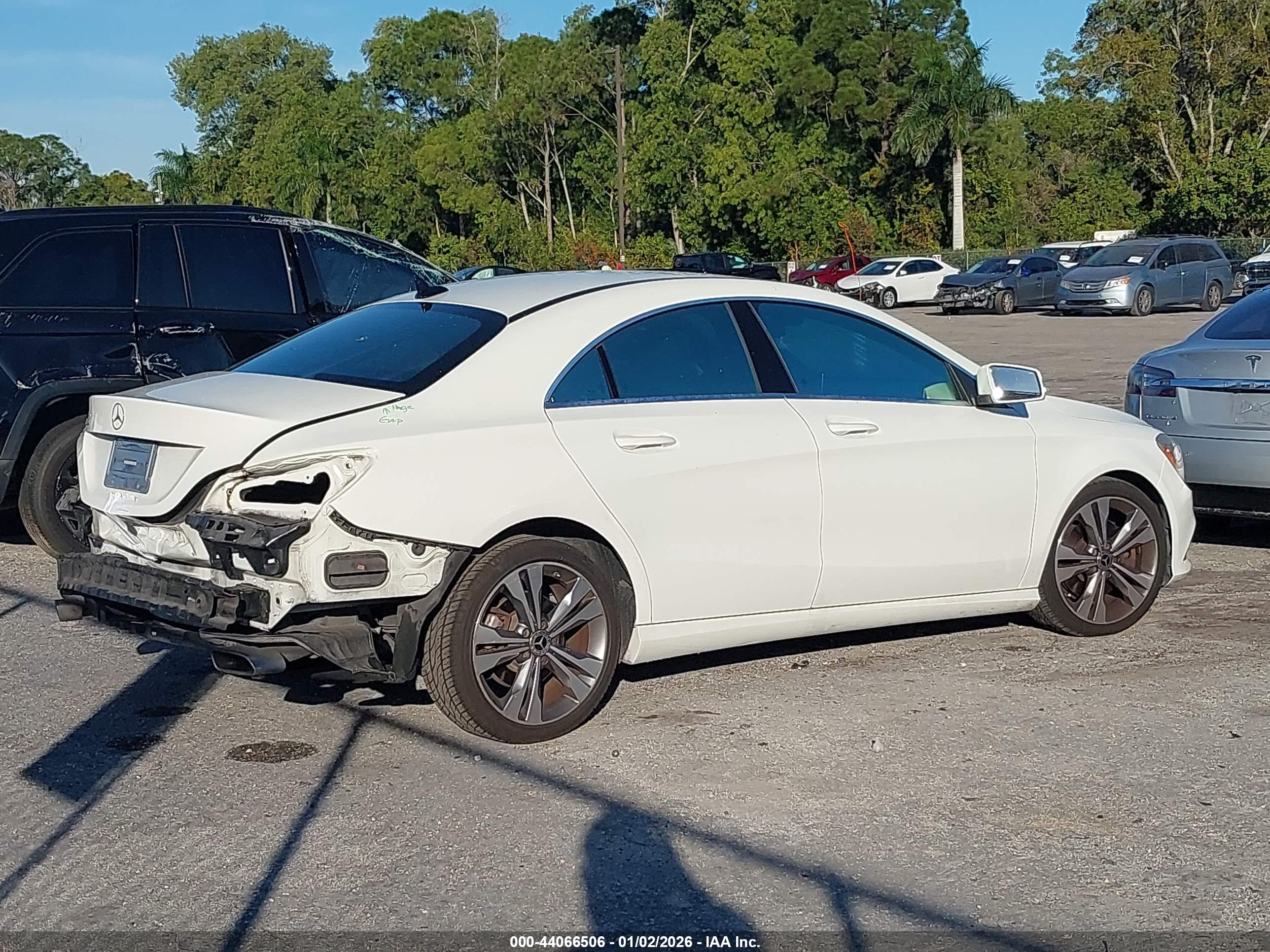 MERCEDES-BENZ CLA image 4