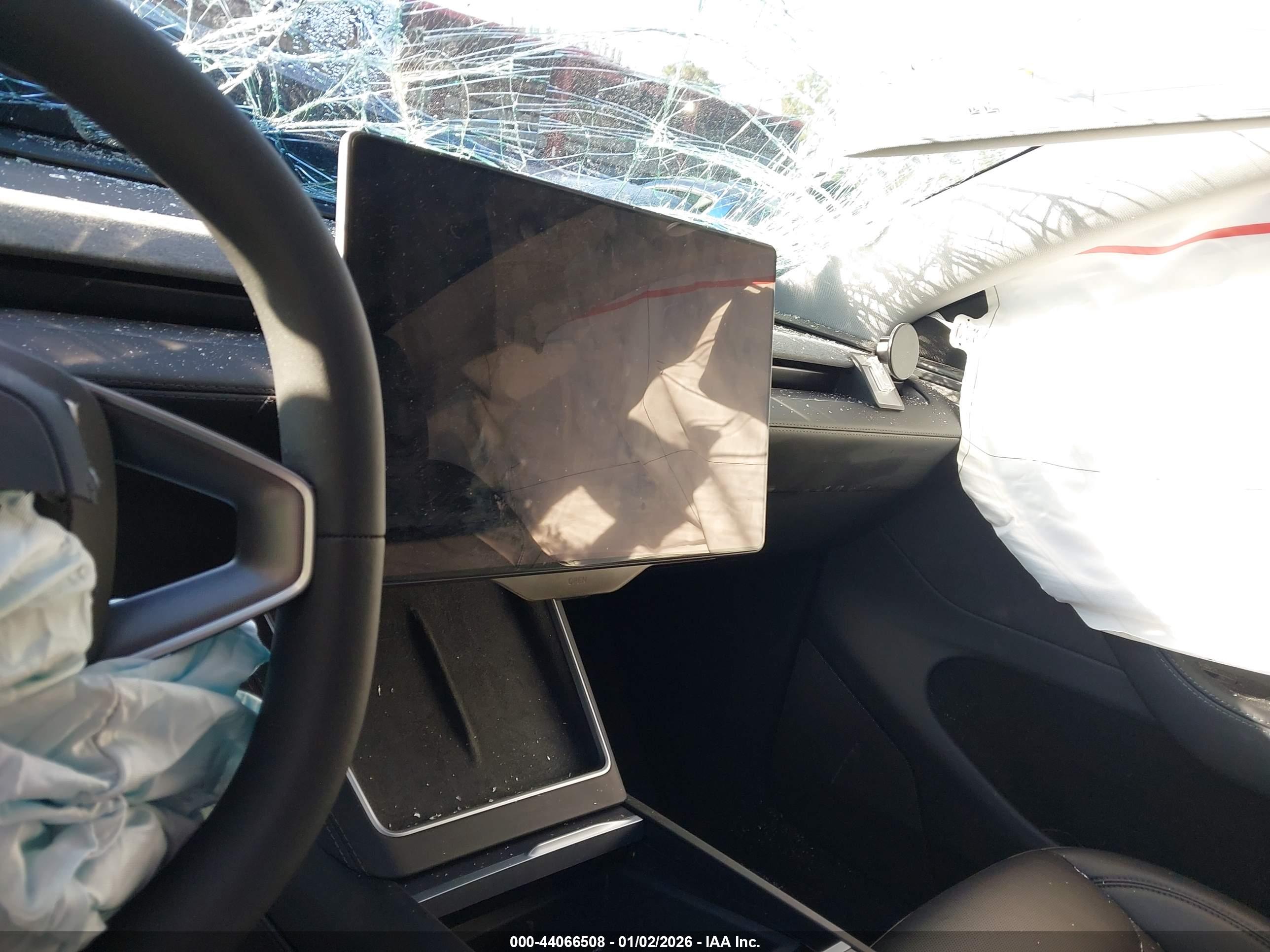 TESLA MODEL image 7