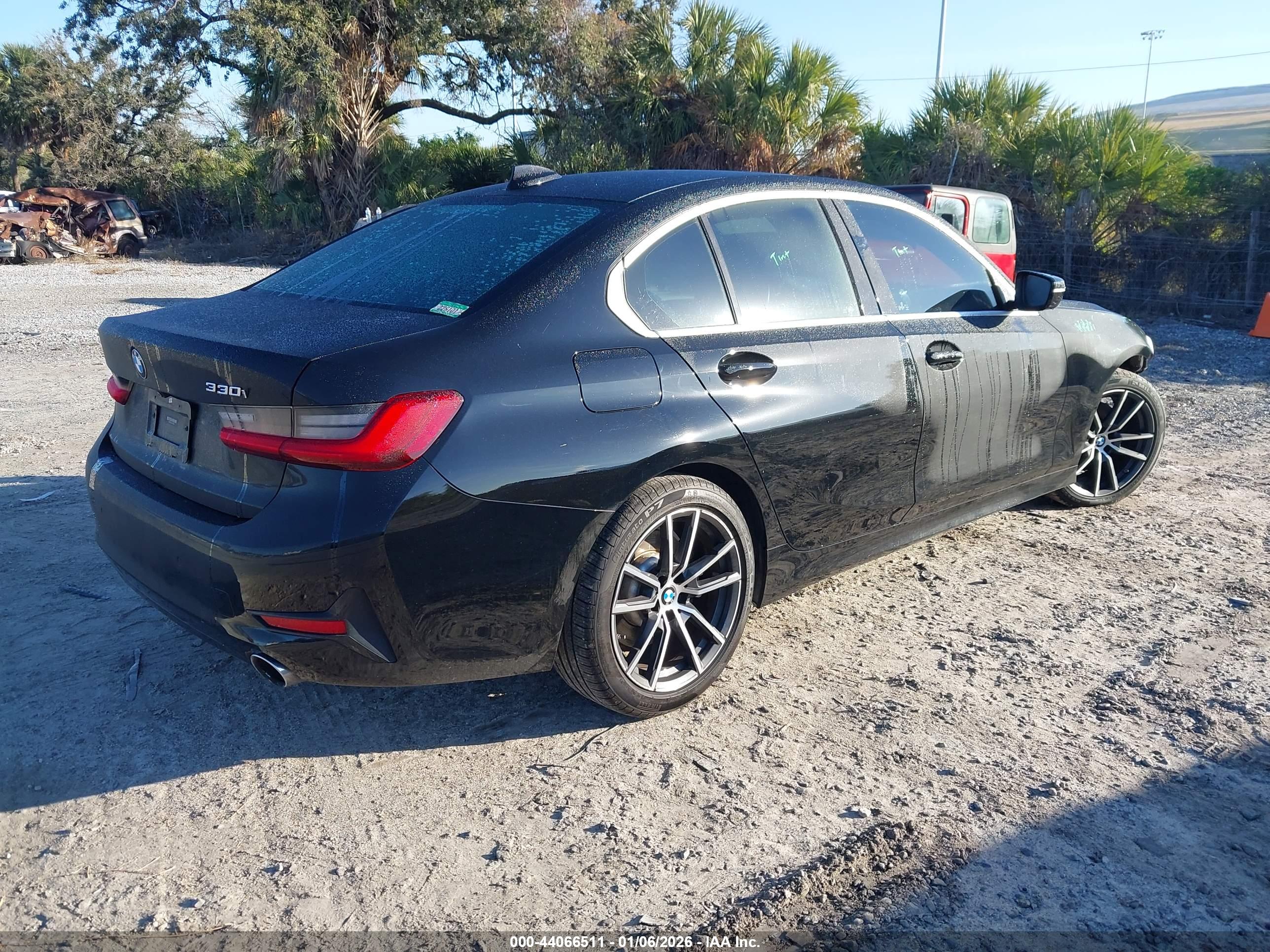 BMW 330I image 4