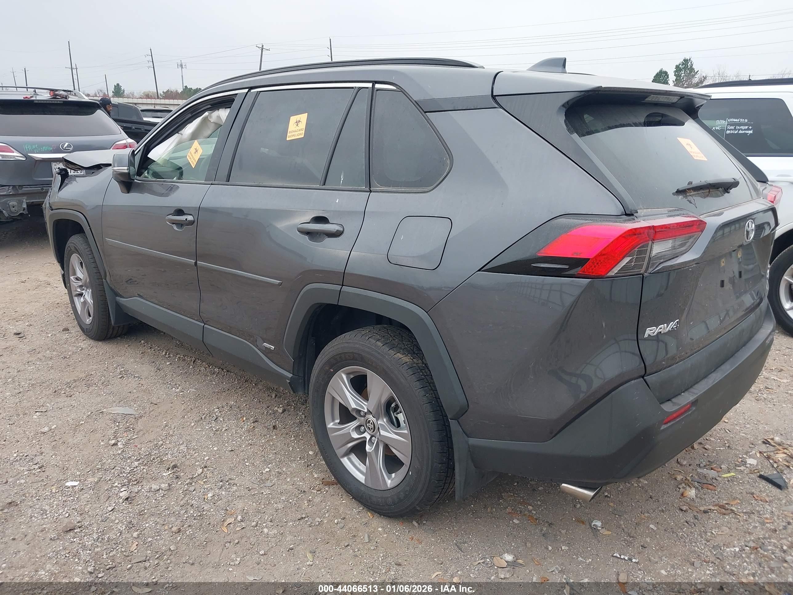 TOYOTA RAV4 image 3