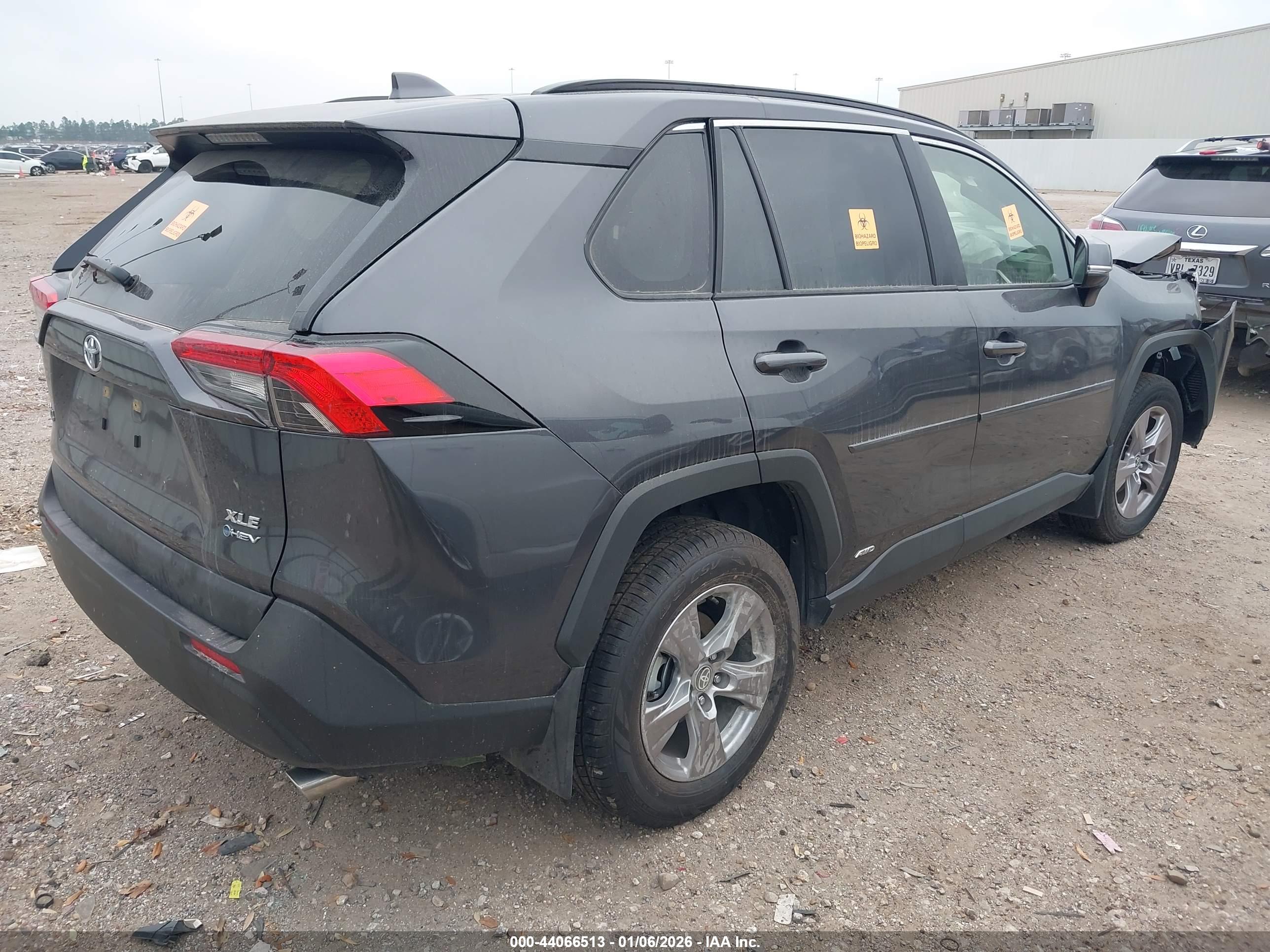 TOYOTA RAV4 image 4