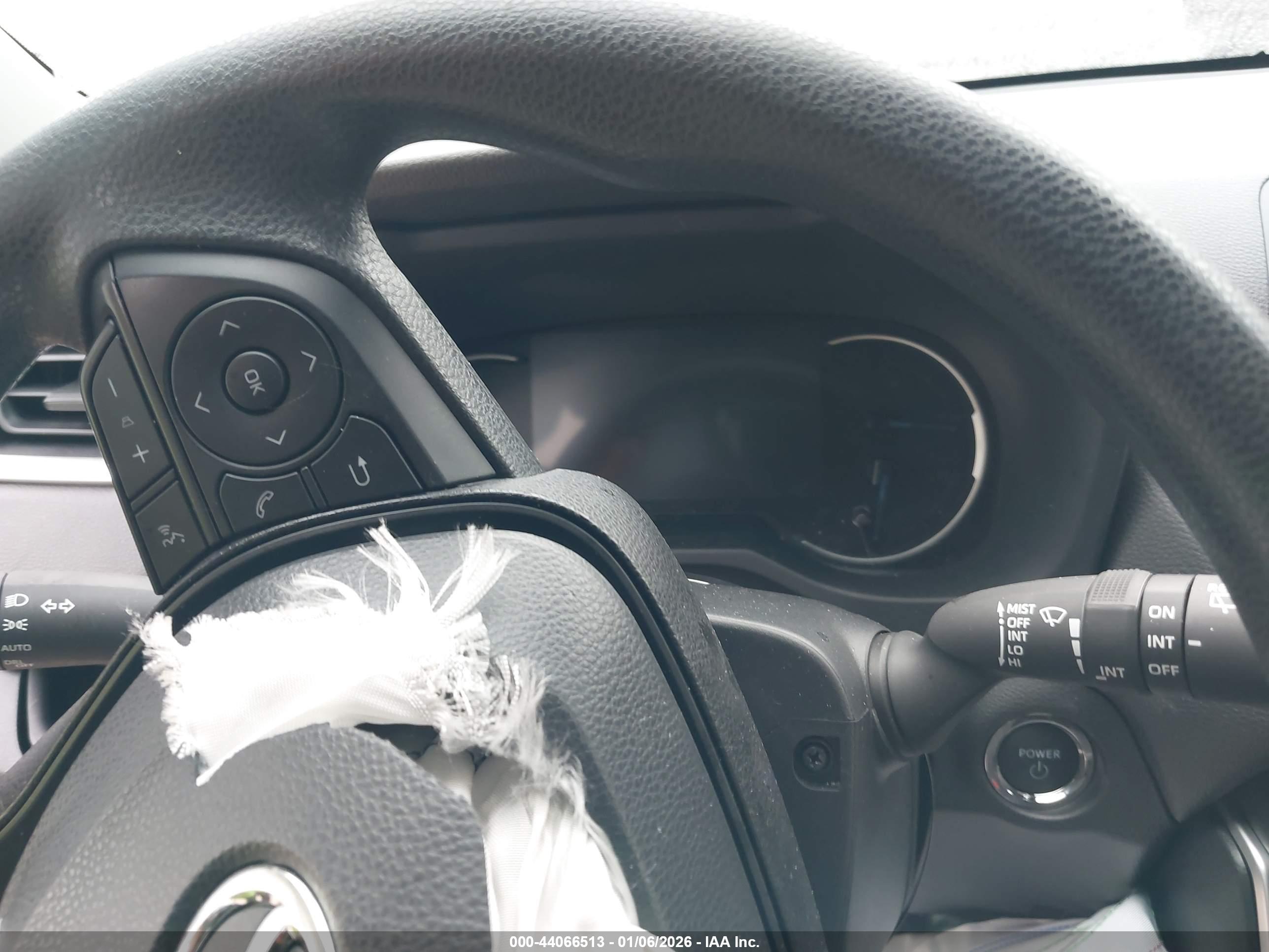 TOYOTA RAV4 image 7