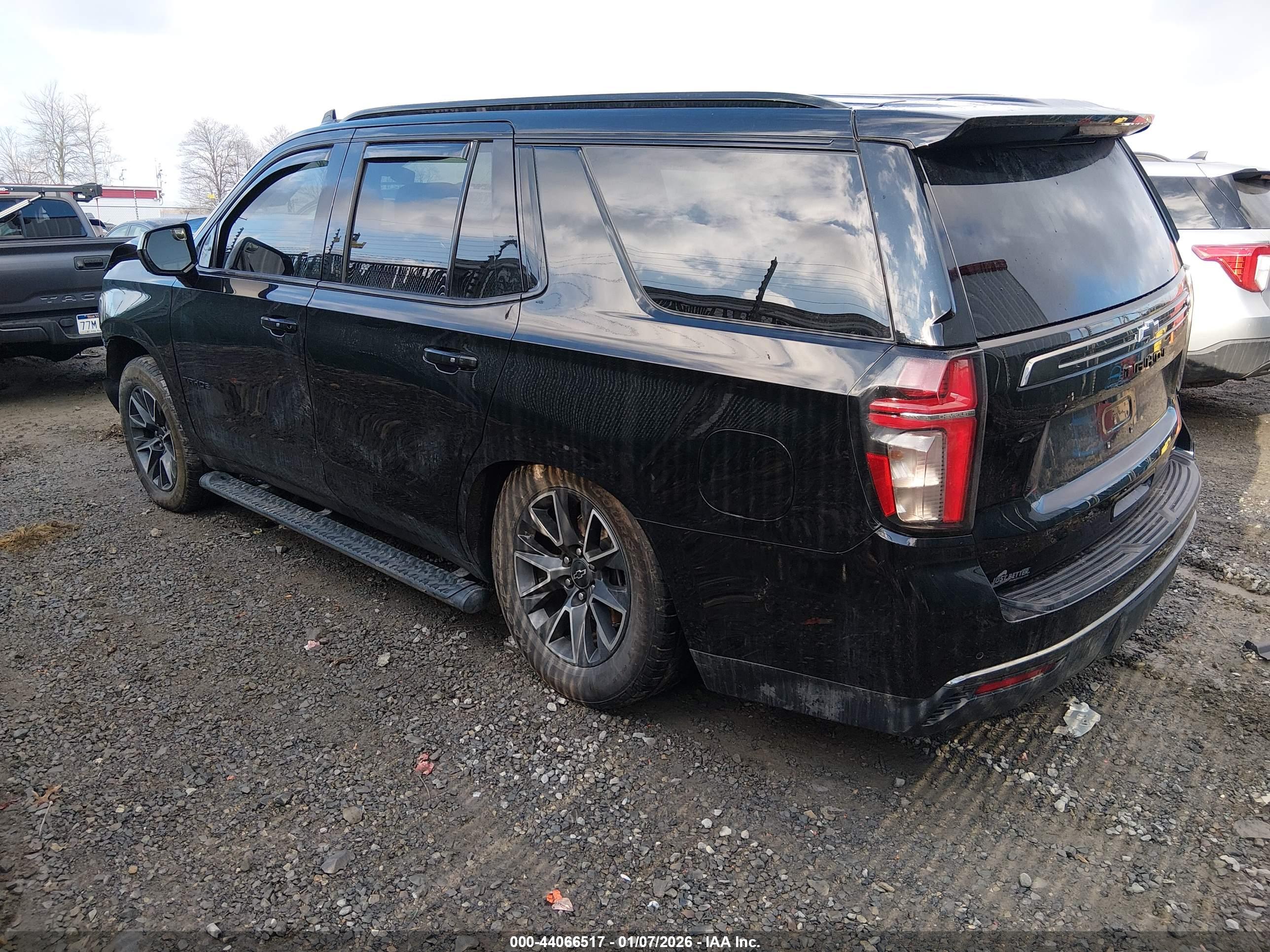 CHEVROLET TAHOE image 3