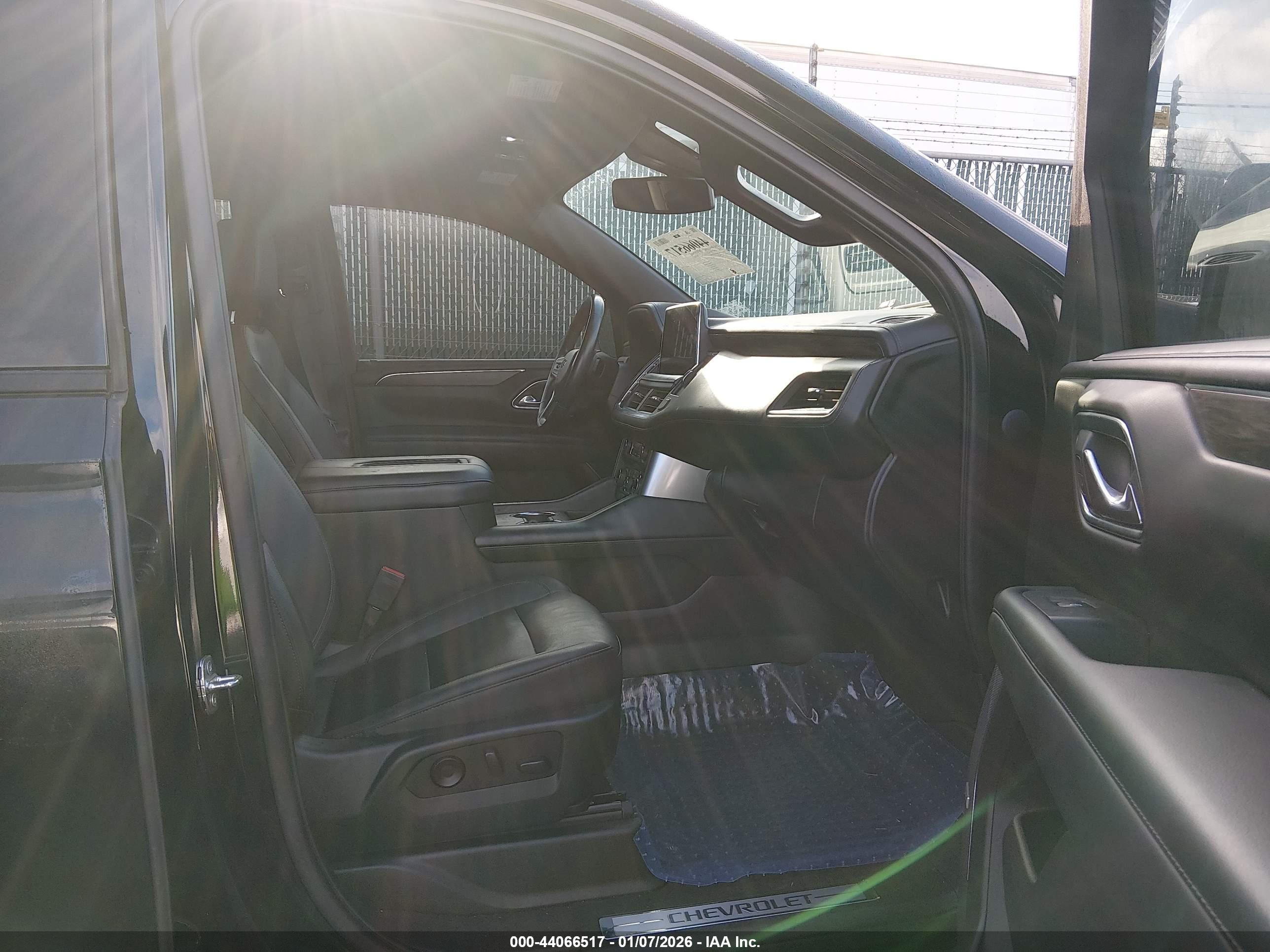 CHEVROLET TAHOE image 5