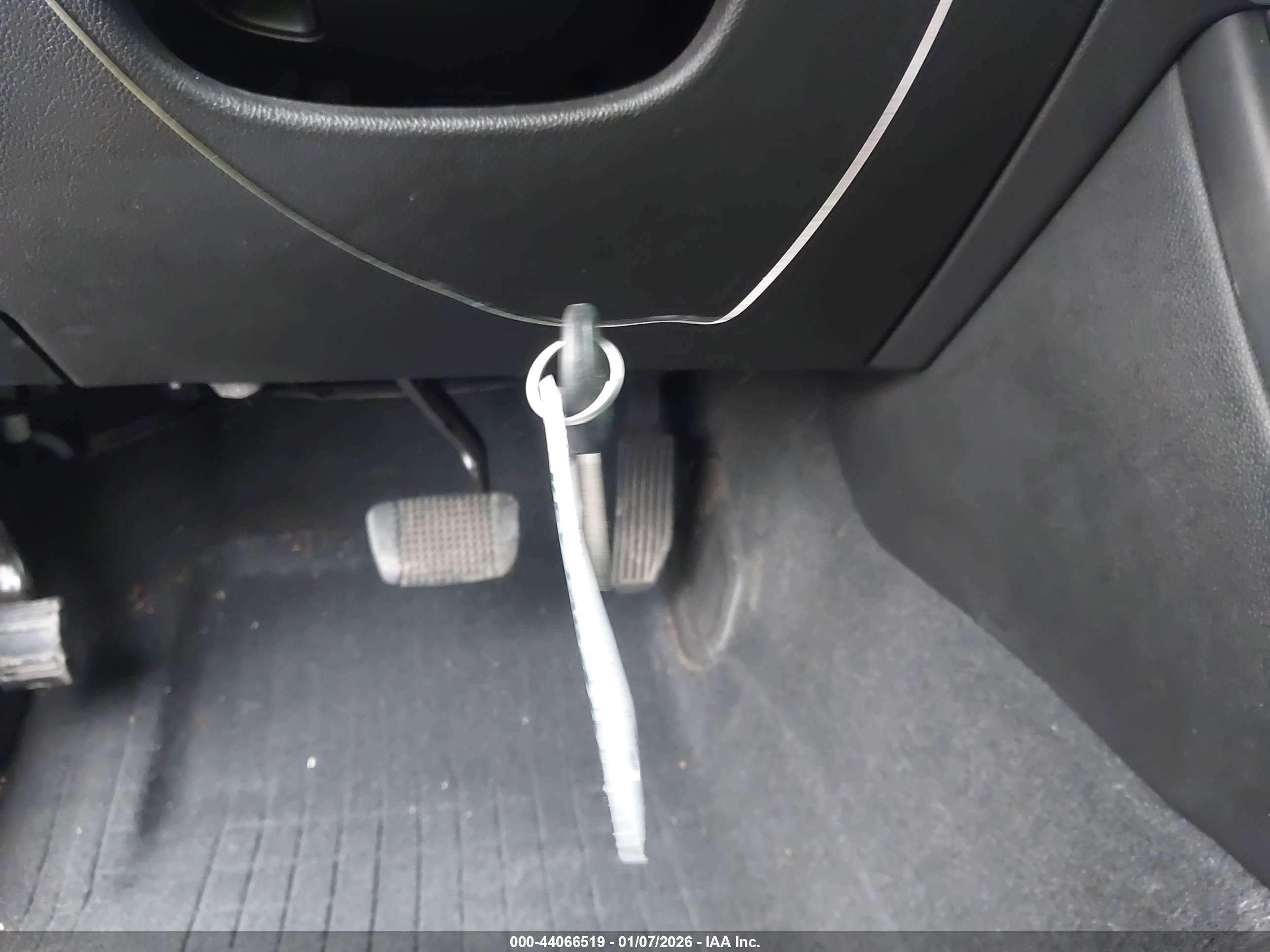 CHEVROLET COLORADO image 11