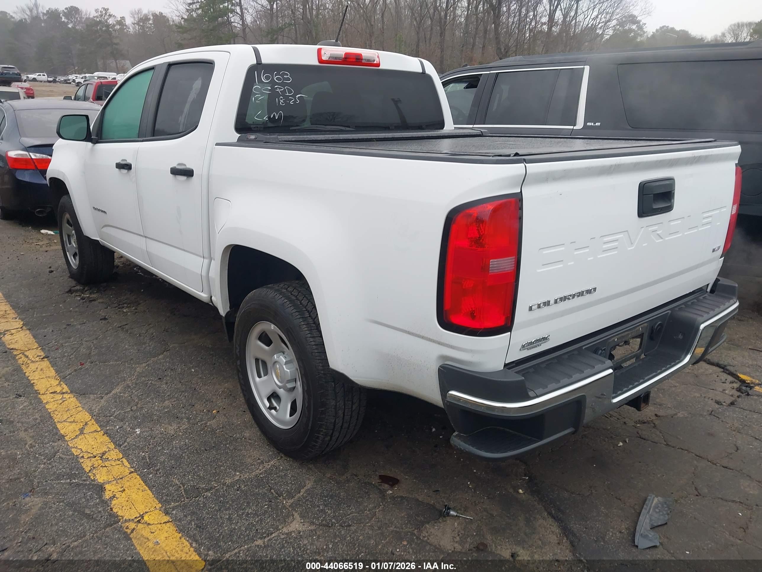 CHEVROLET COLORADO image 3