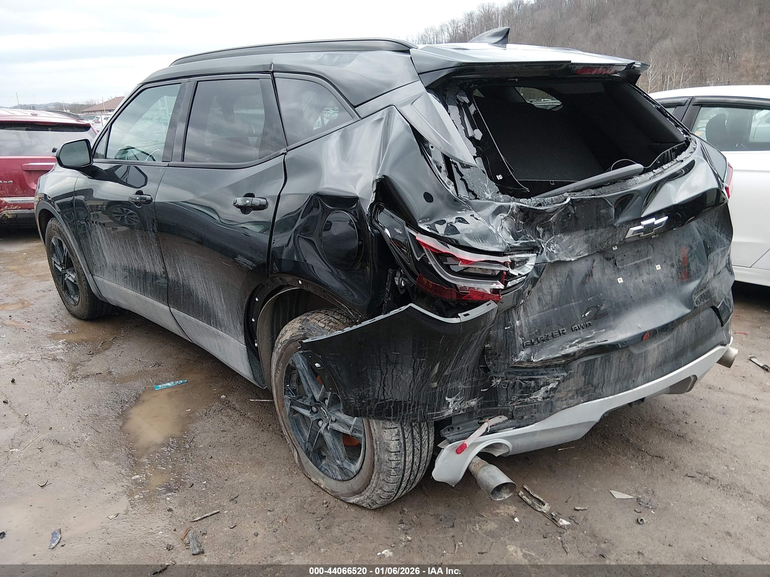 CHEVROLET BLAZER image 3