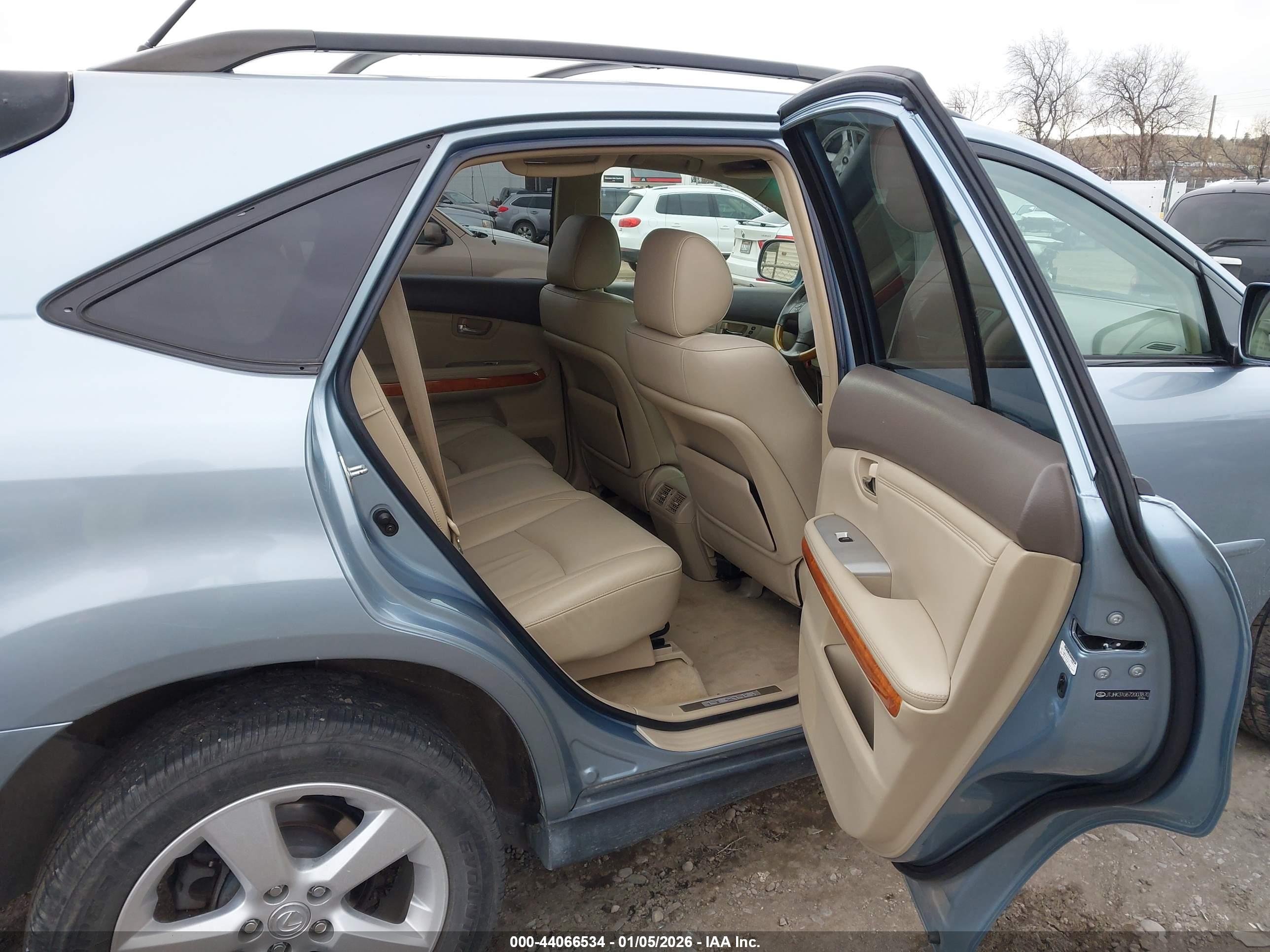 LEXUS RX image 8