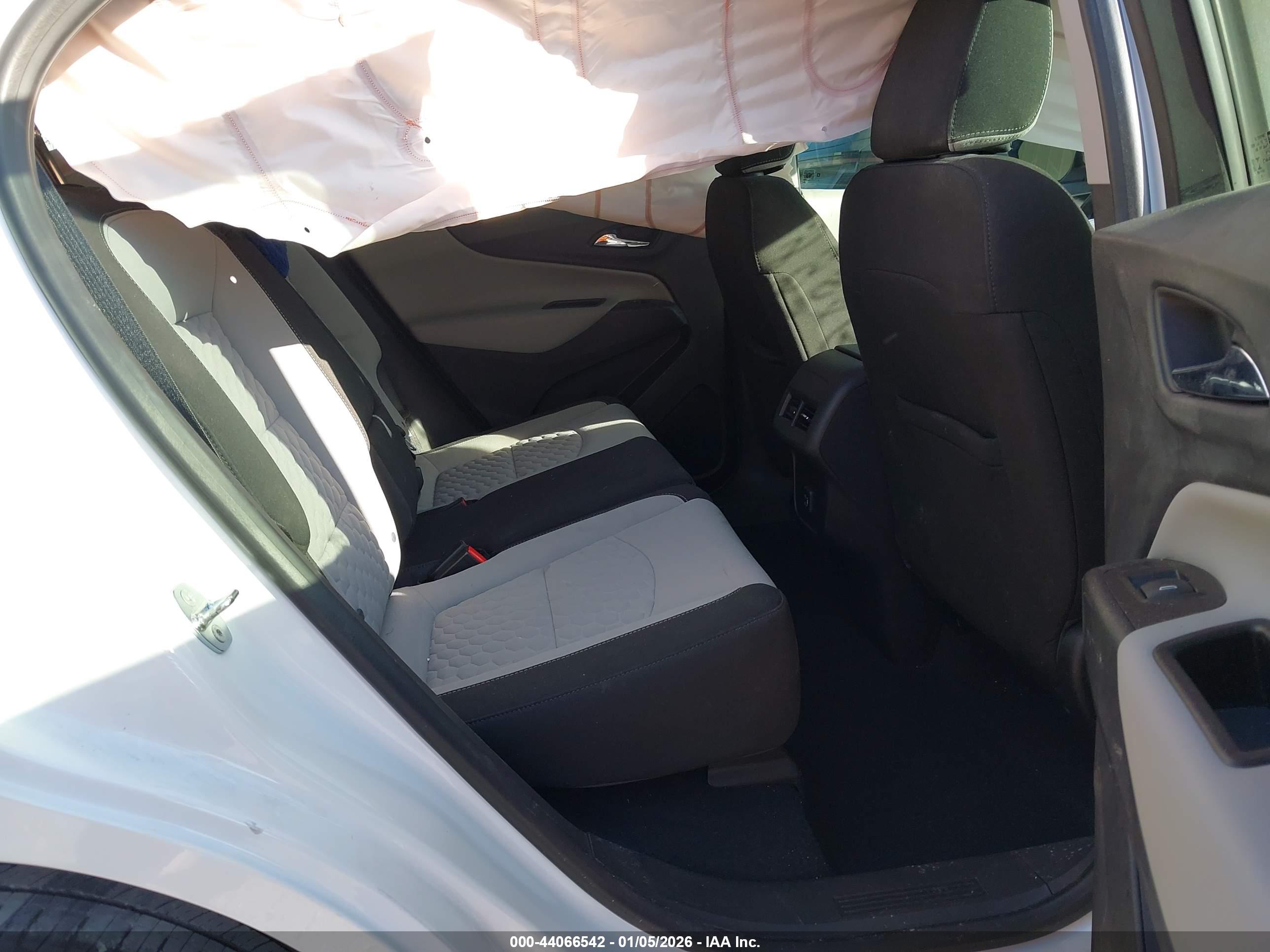 CHEVROLET EQUINOX image 8