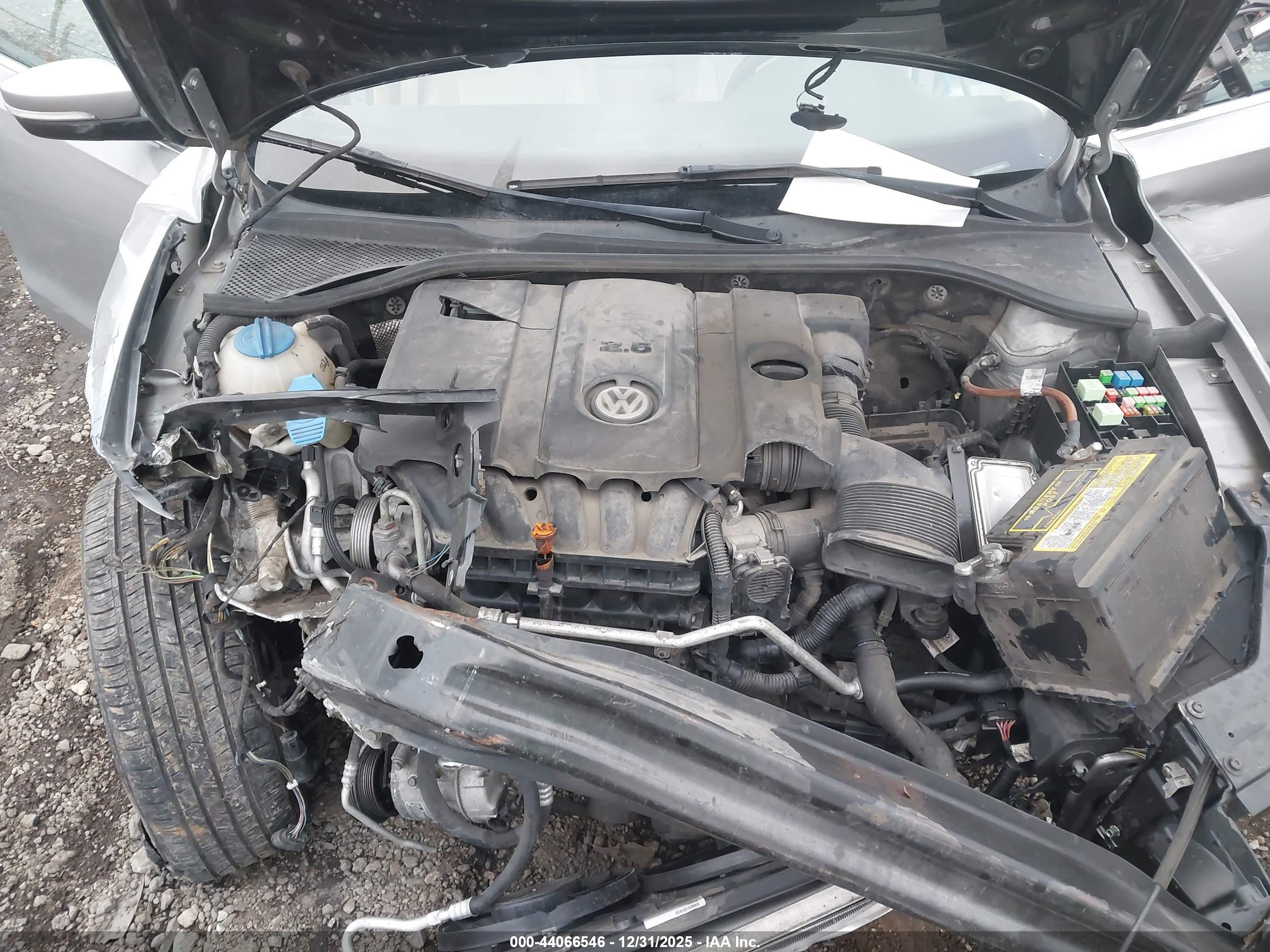 VOLKSWAGEN PASSAT image 10