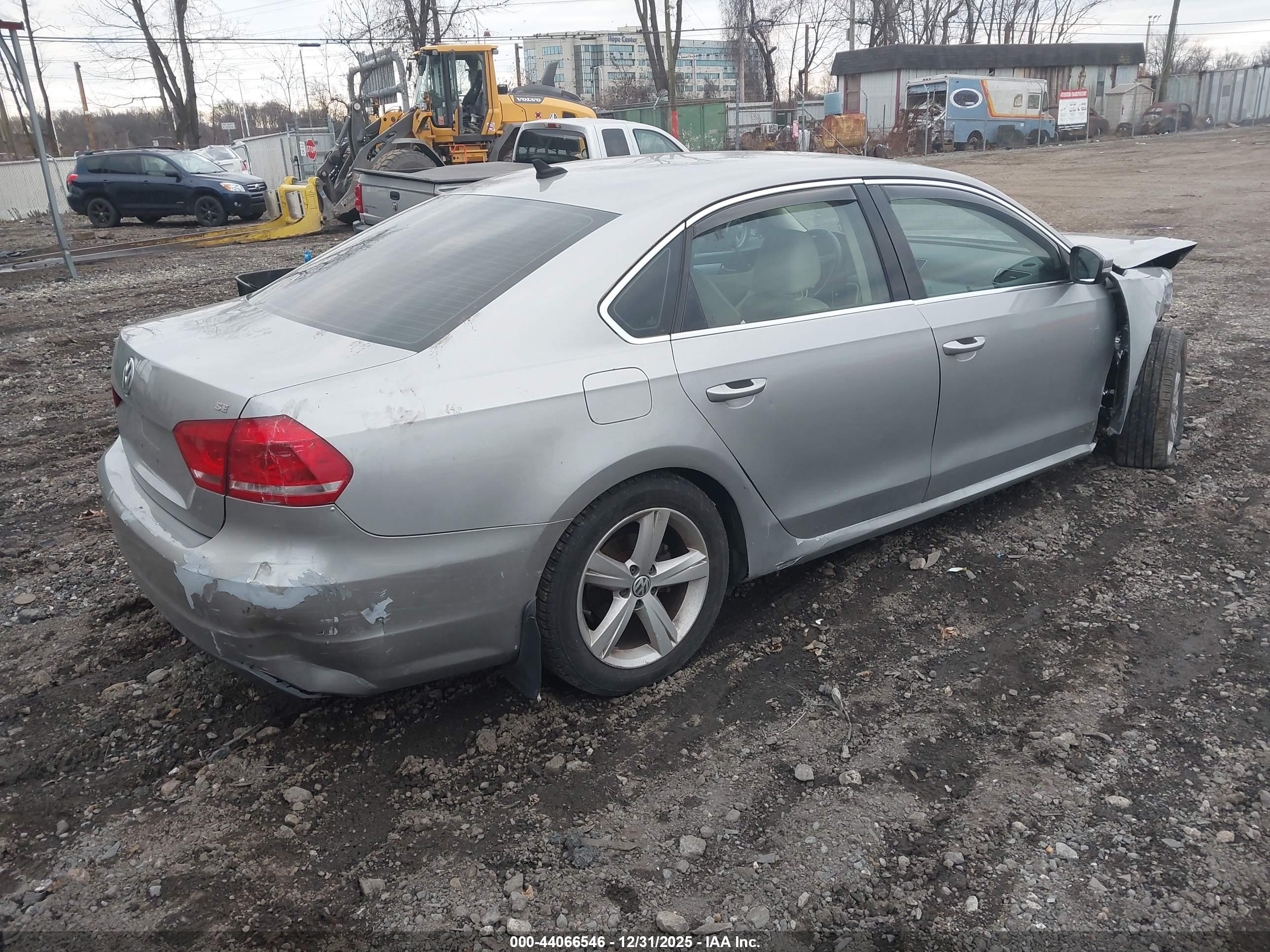 VOLKSWAGEN PASSAT image 4