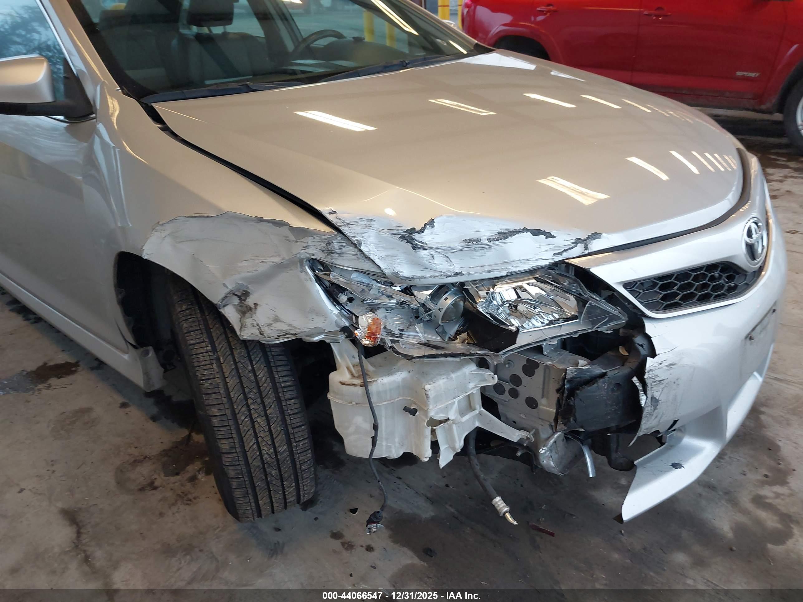 TOYOTA CAMRY image 6