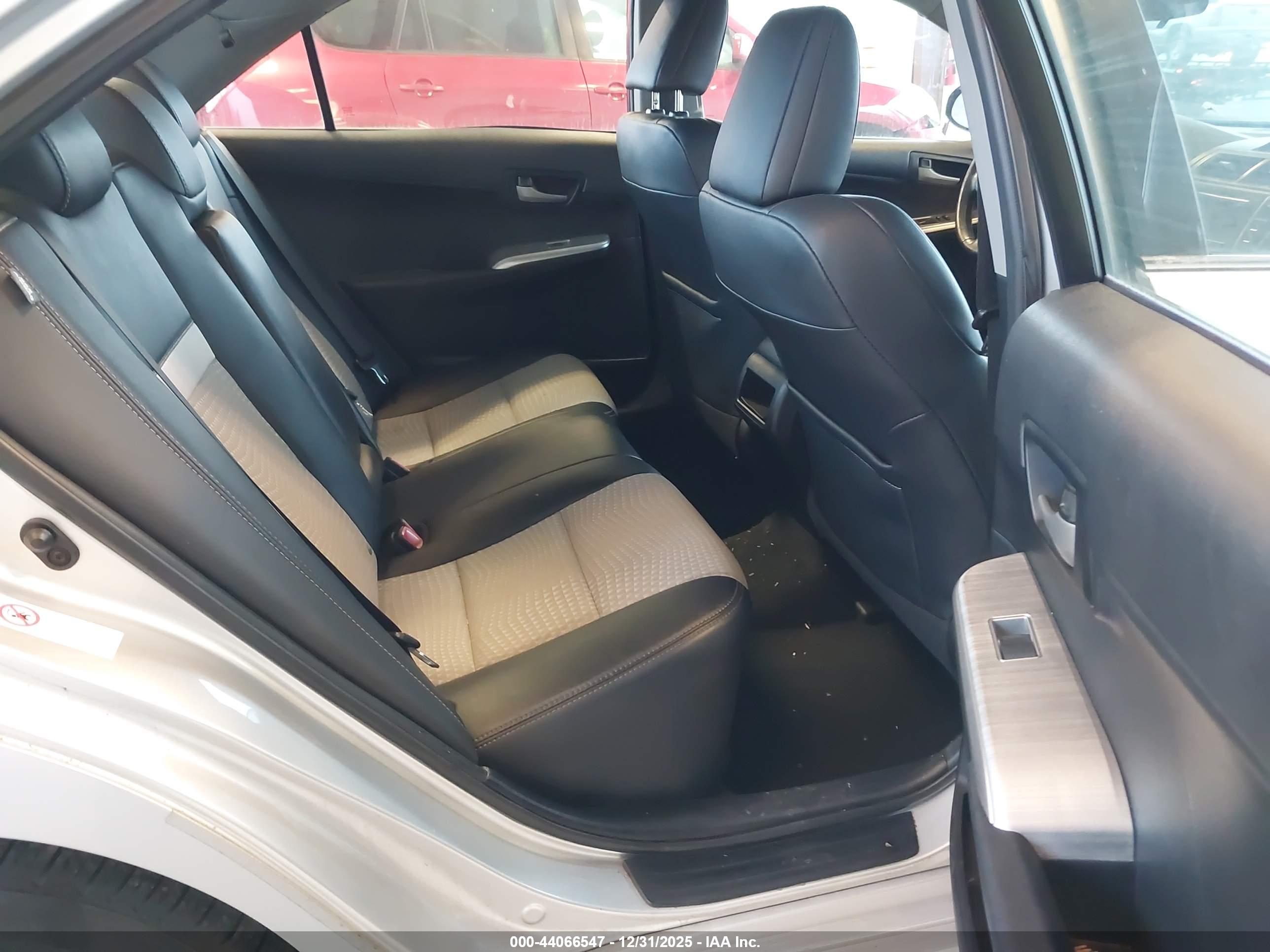 TOYOTA CAMRY image 8