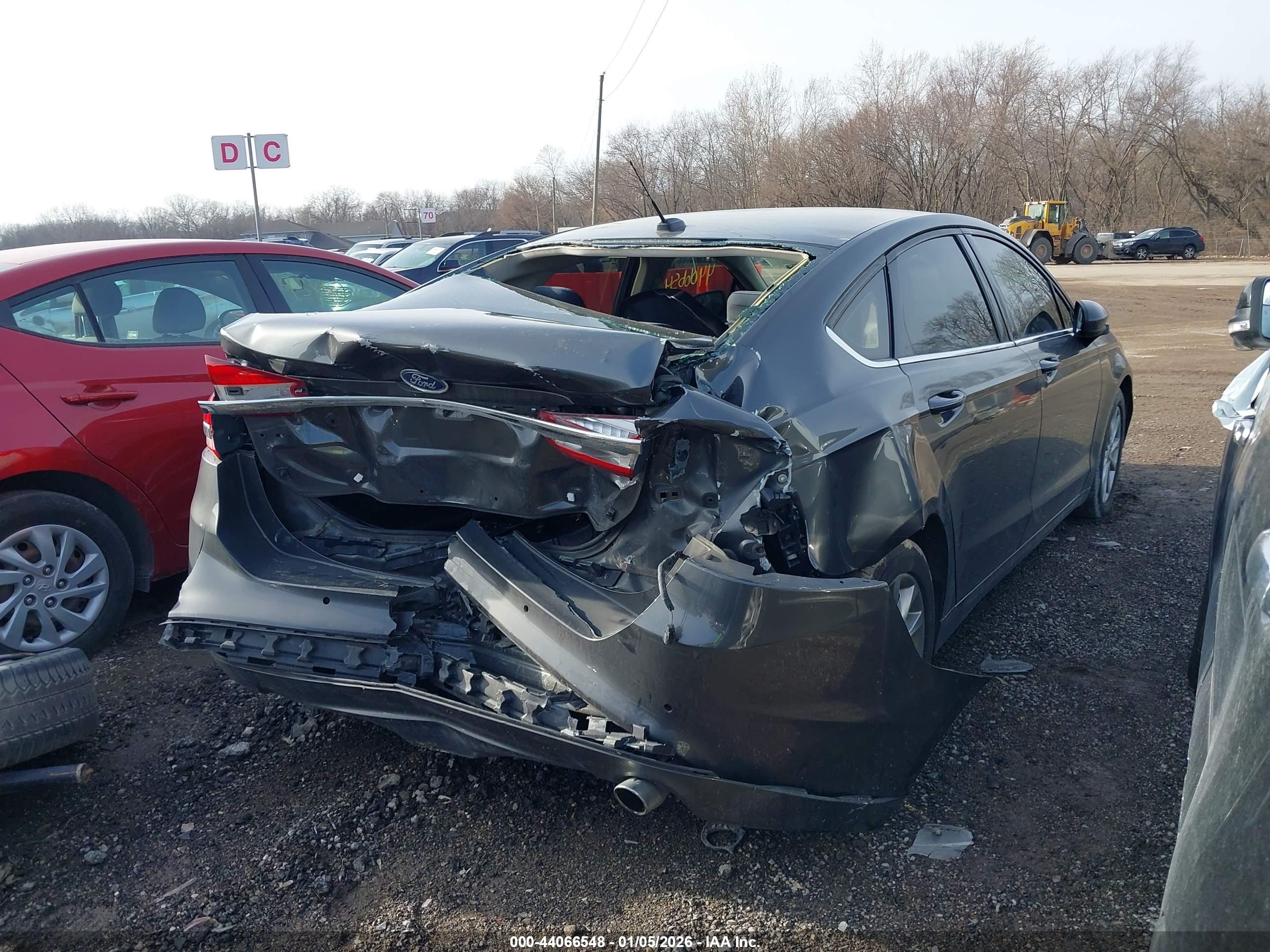 FORD FUSION image 6