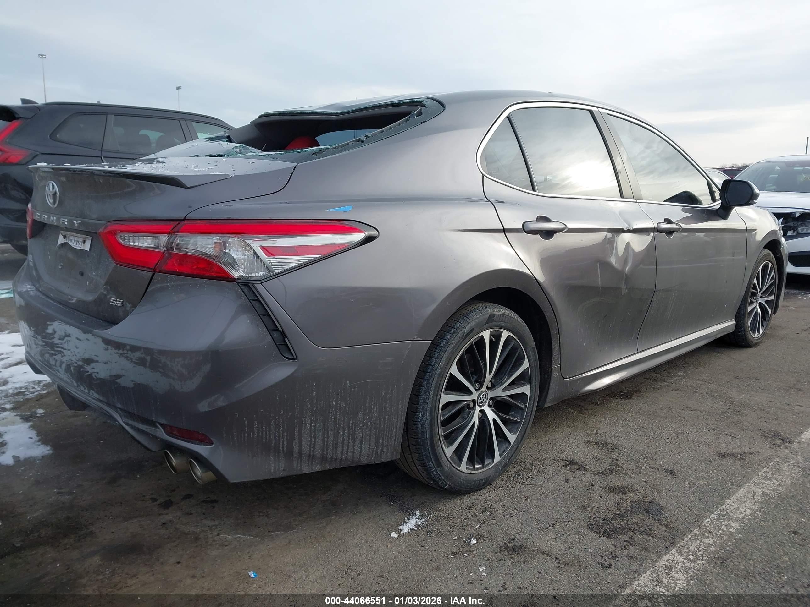 TOYOTA CAMRY image 4