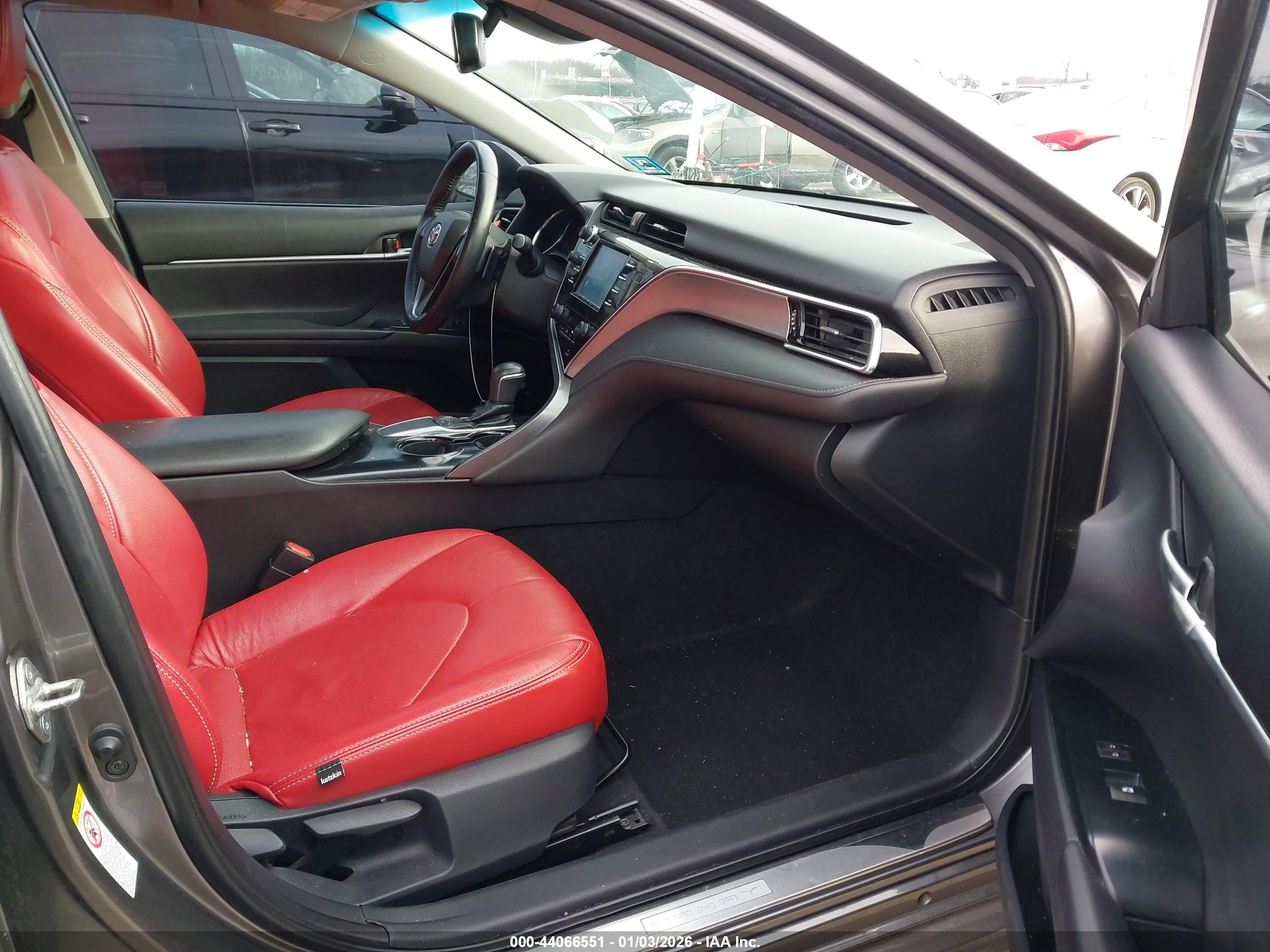 TOYOTA CAMRY image 5