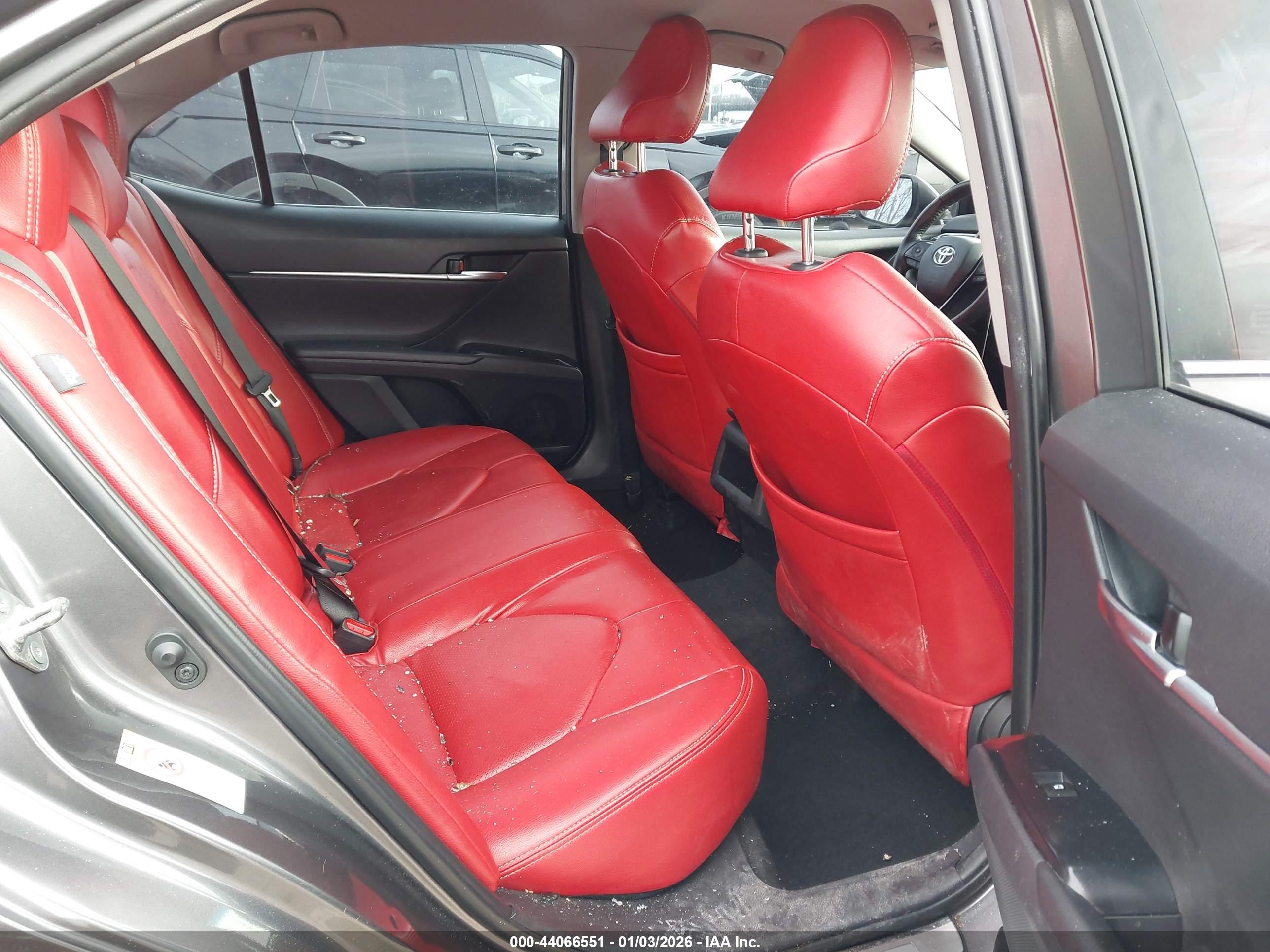 TOYOTA CAMRY image 8
