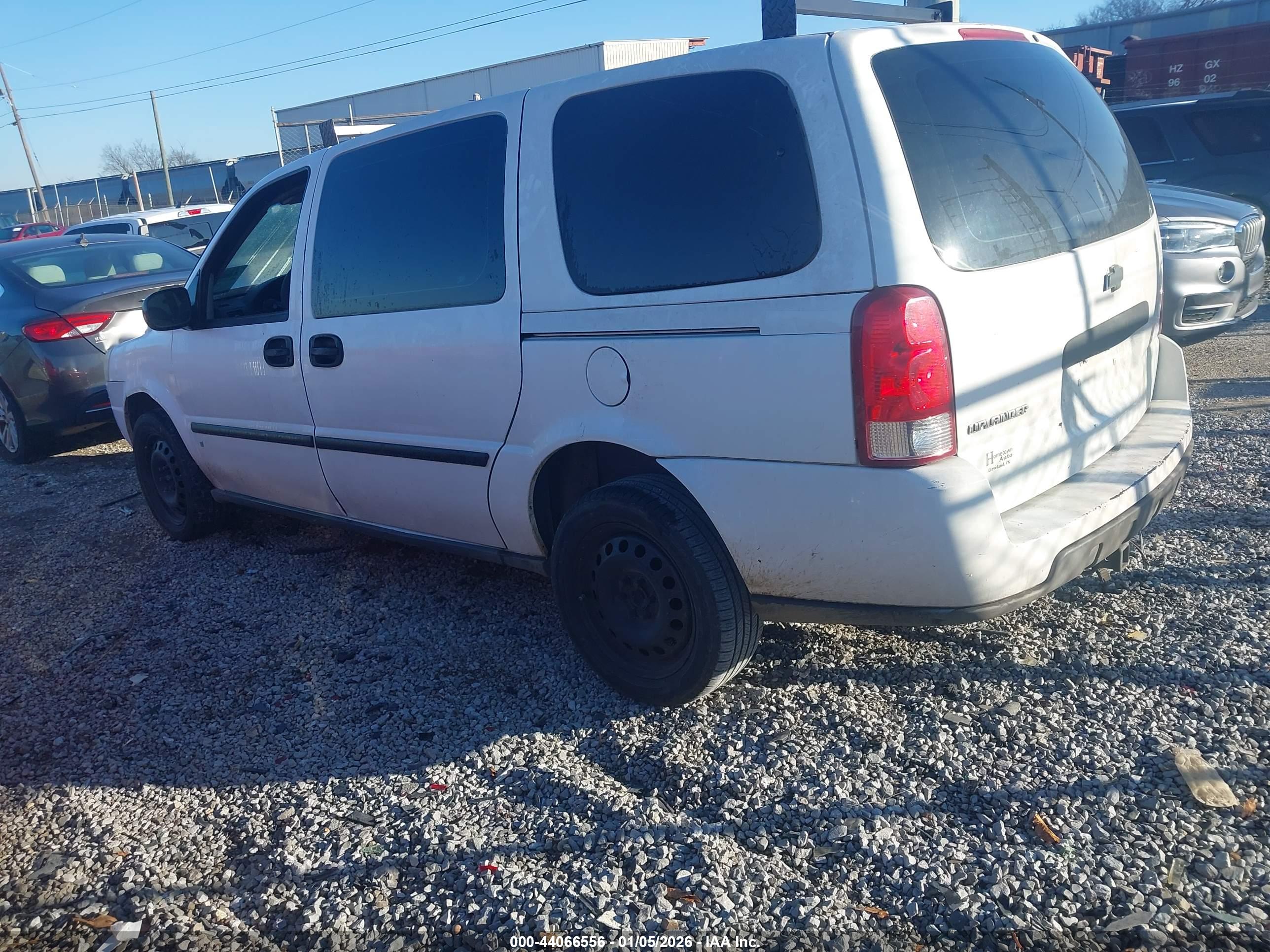 CHEVROLET UPLANDER image 3
