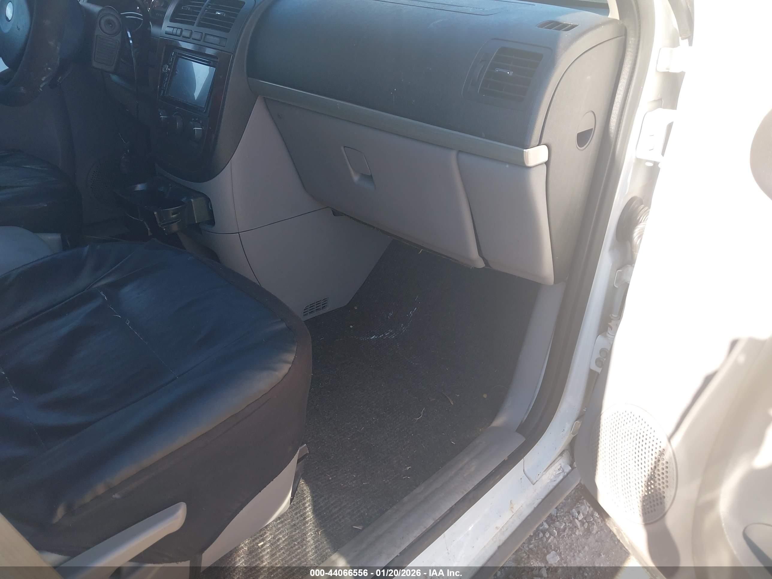 CHEVROLET UPLANDER image 5