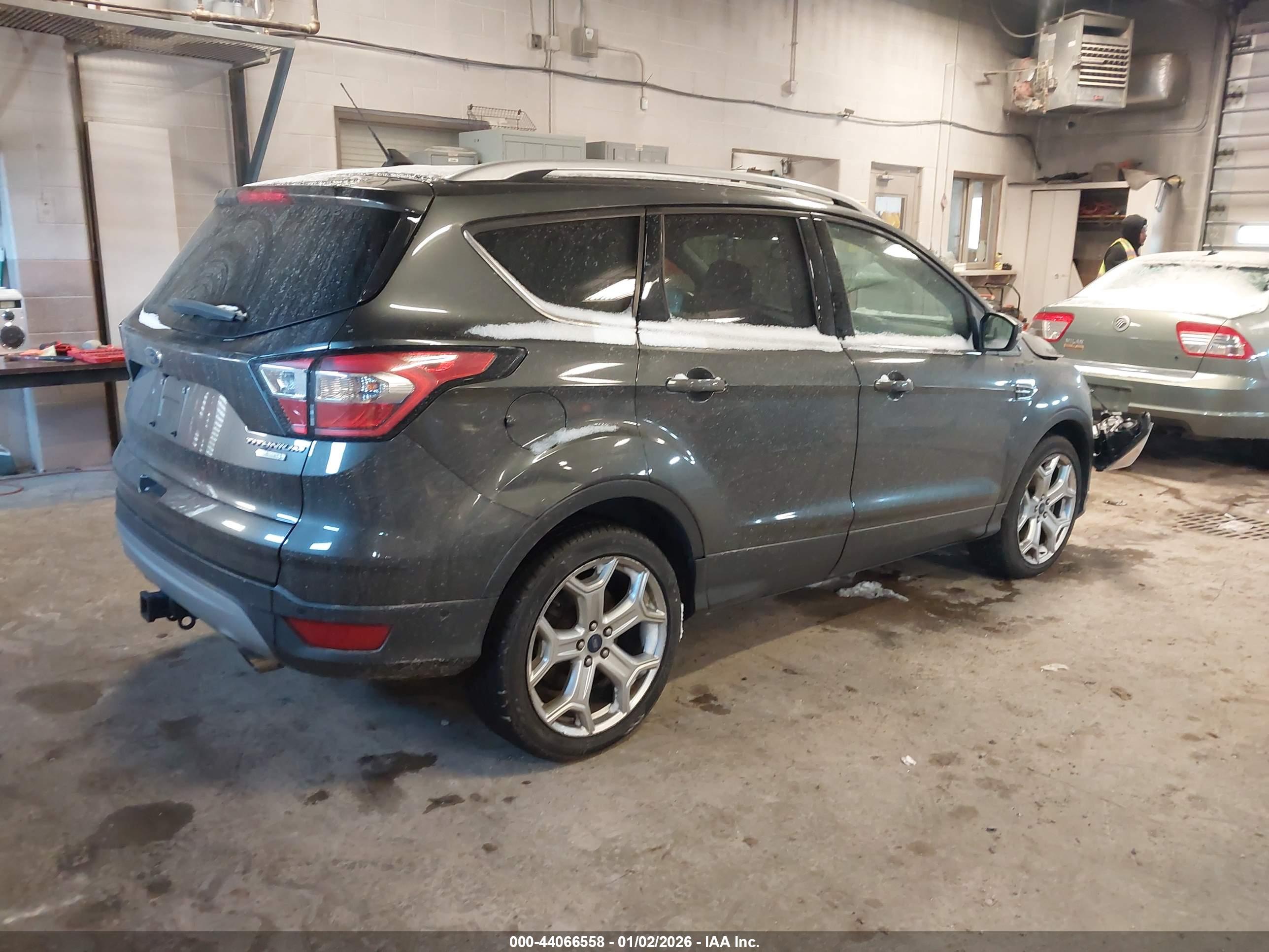 FORD ESCAPE image 4