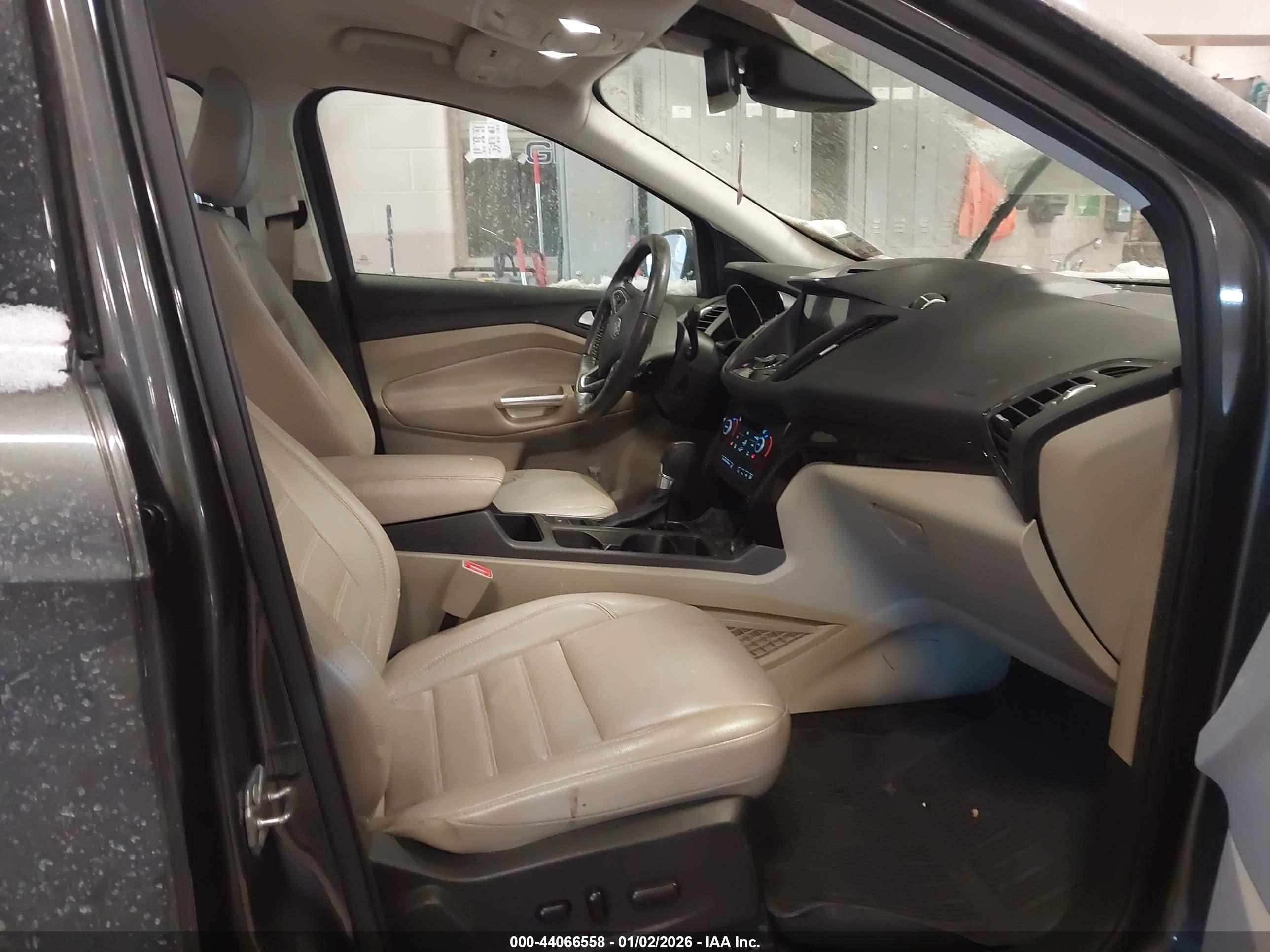 FORD ESCAPE image 5