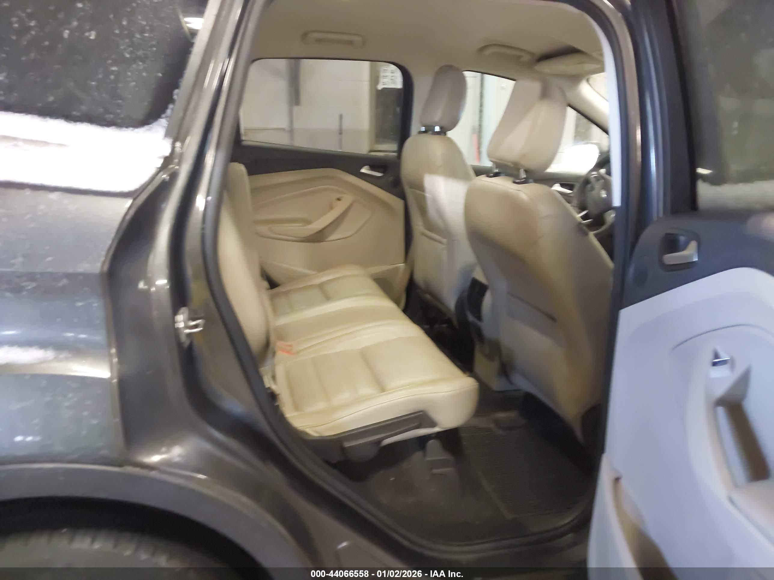 FORD ESCAPE image 8