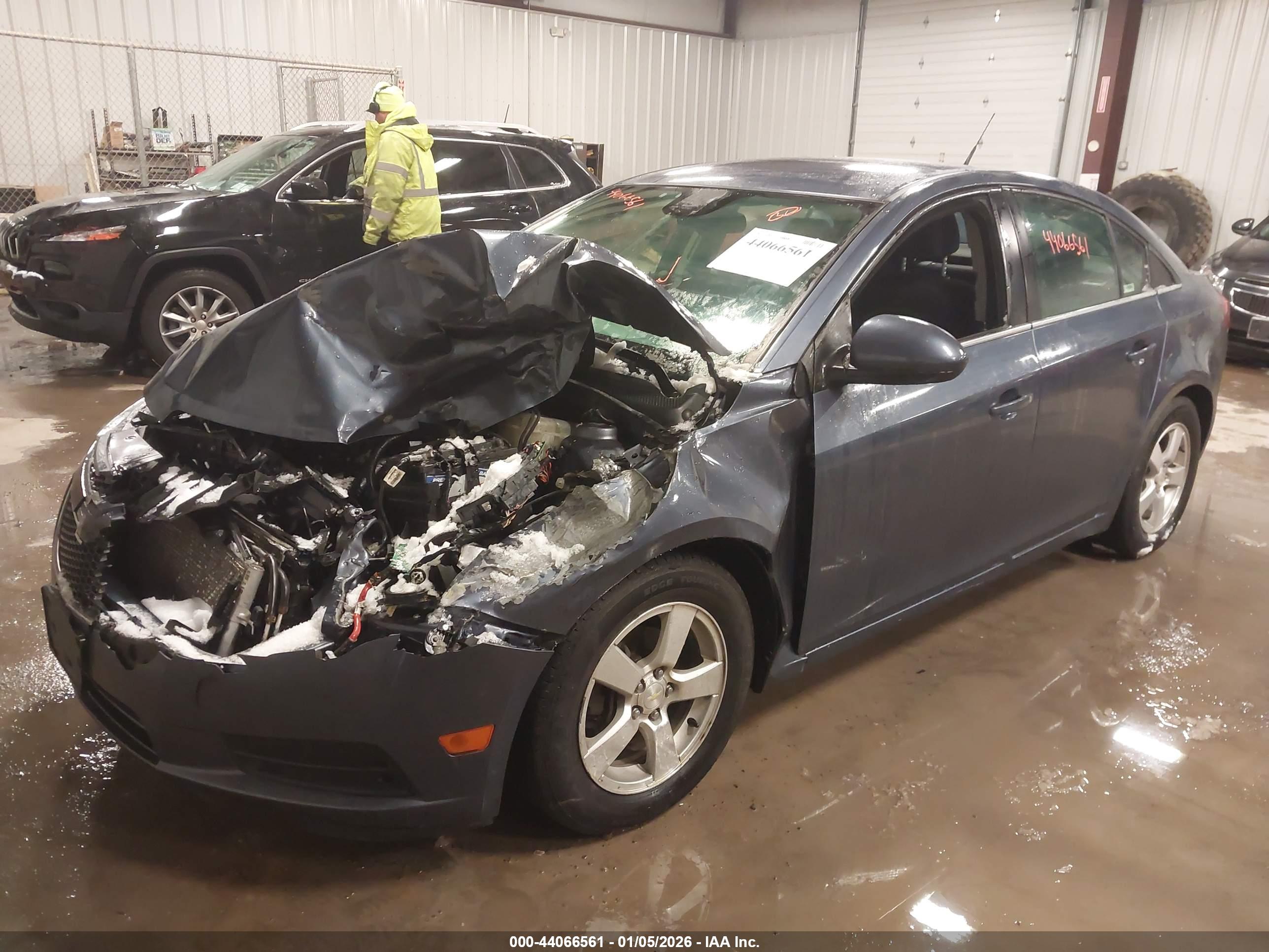 CHEVROLET CRUZE image 2