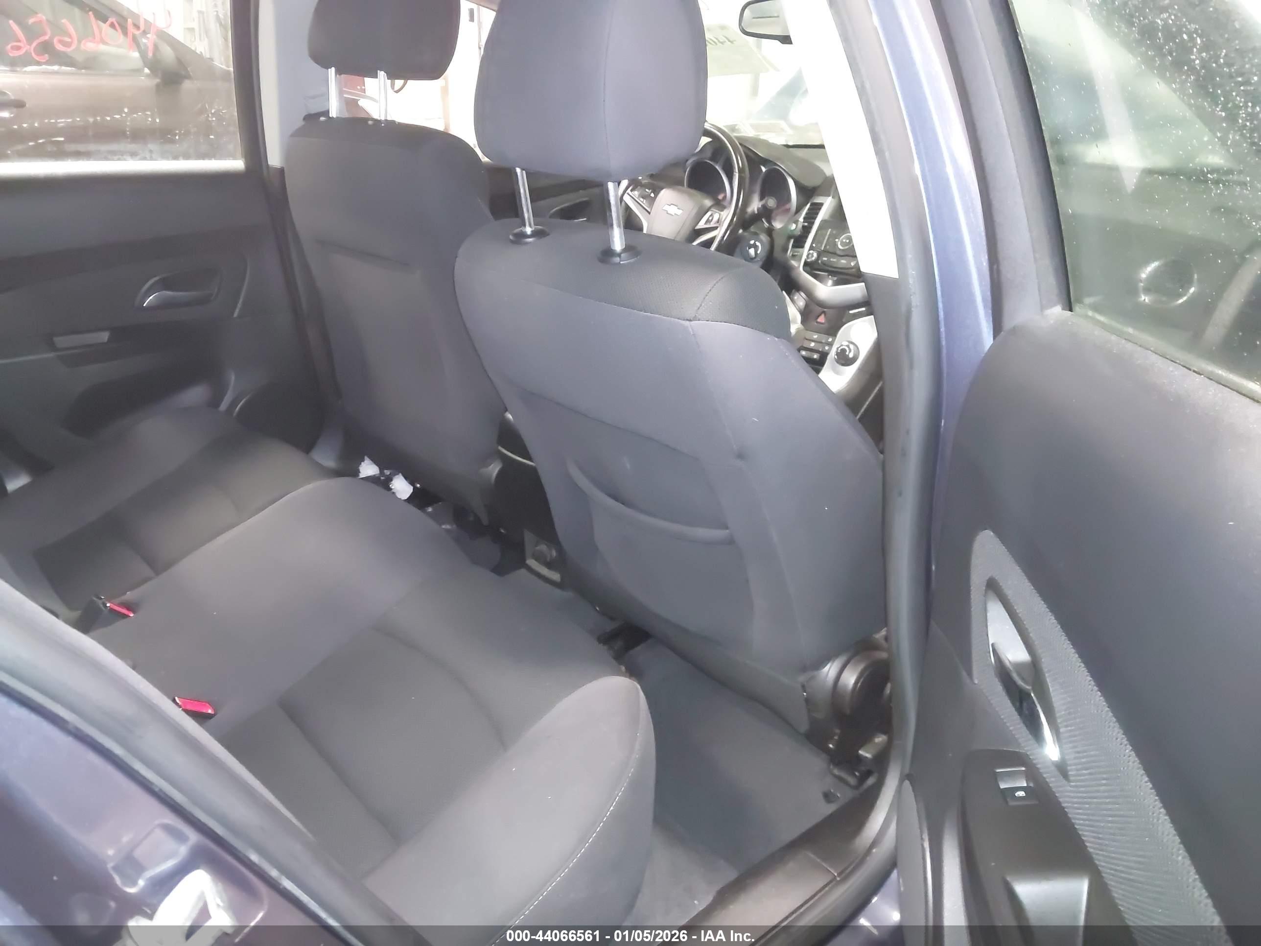 CHEVROLET CRUZE image 8