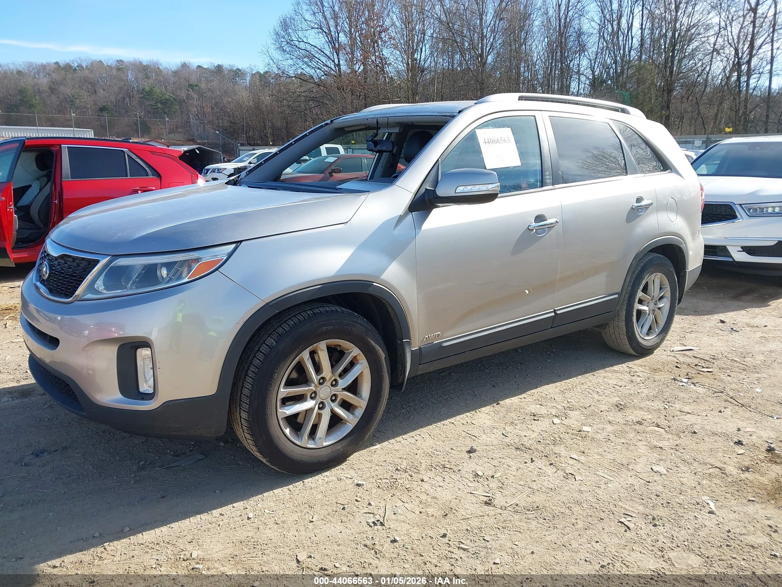 KIA SORENTO image 2