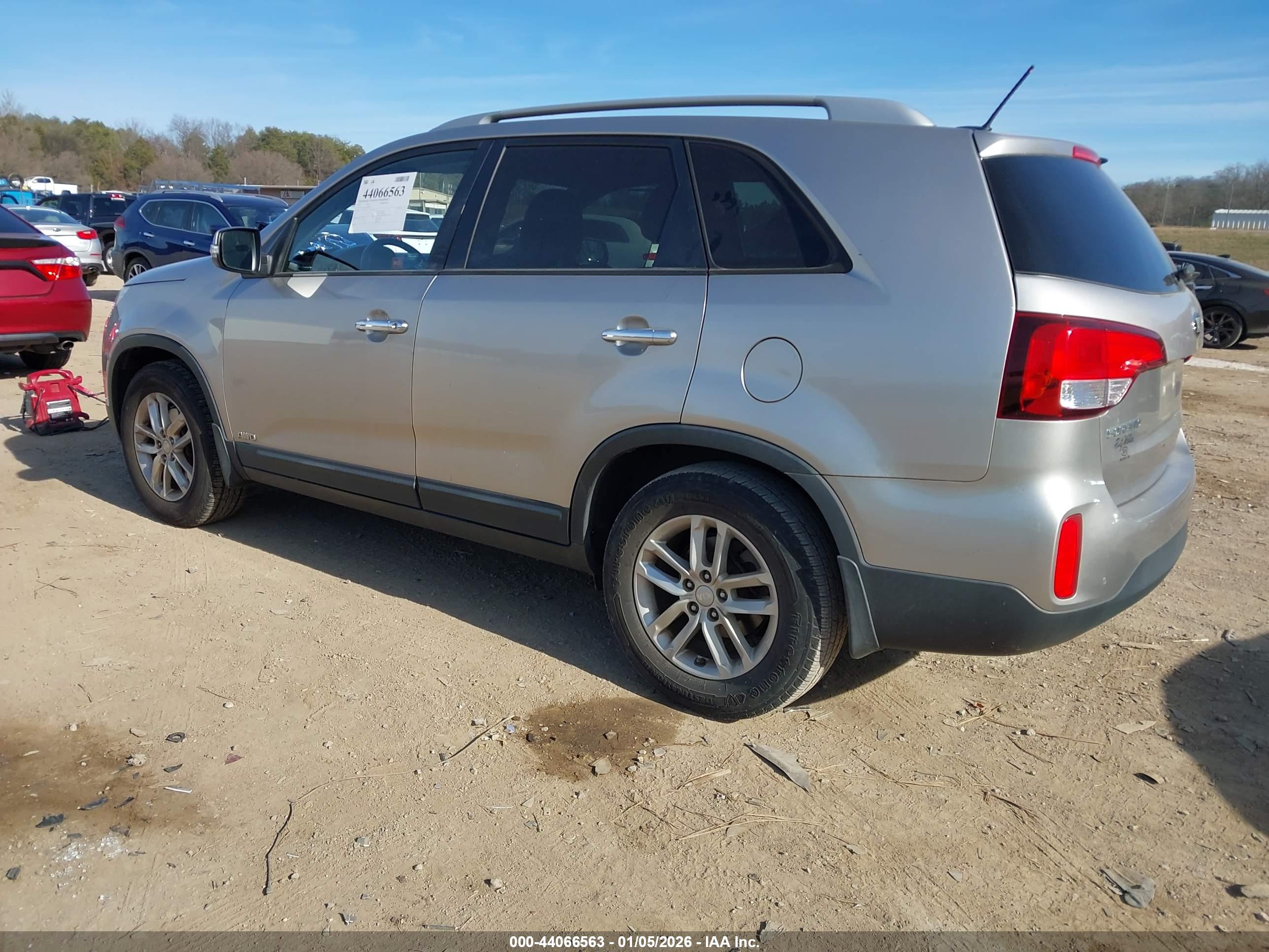 KIA SORENTO image 3