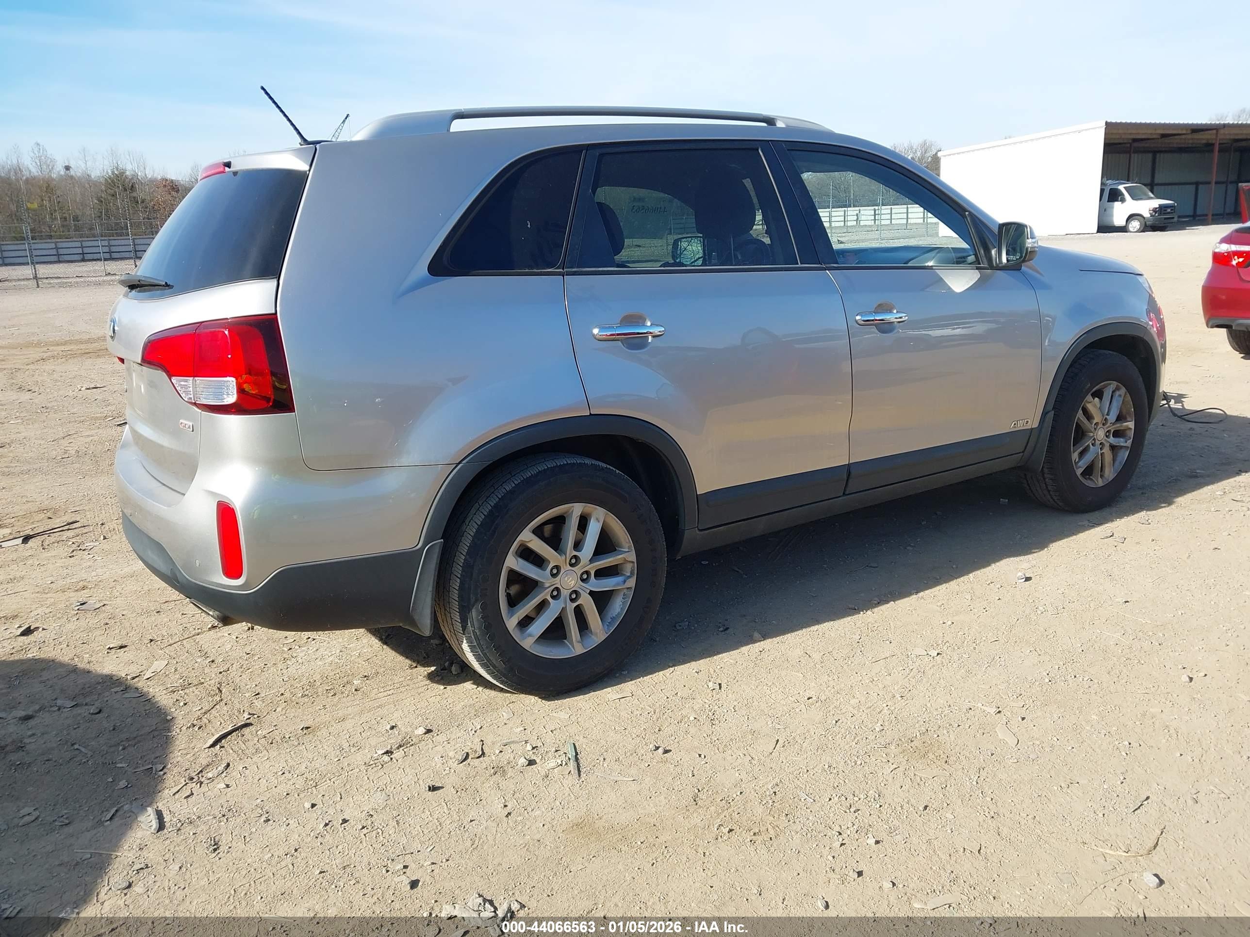 KIA SORENTO image 4