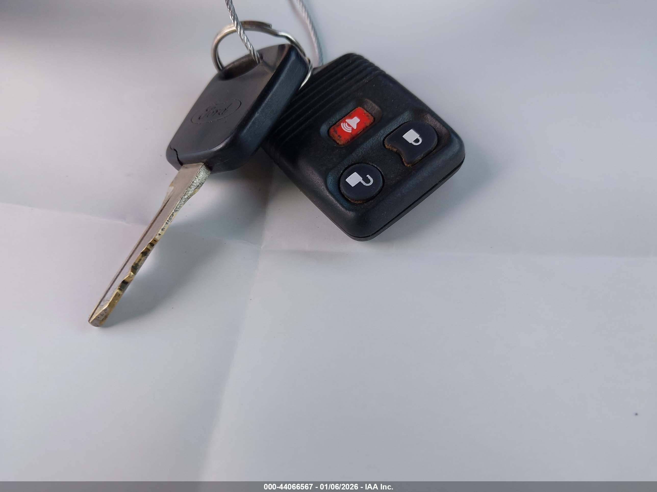 FORD EXPLORER image 11