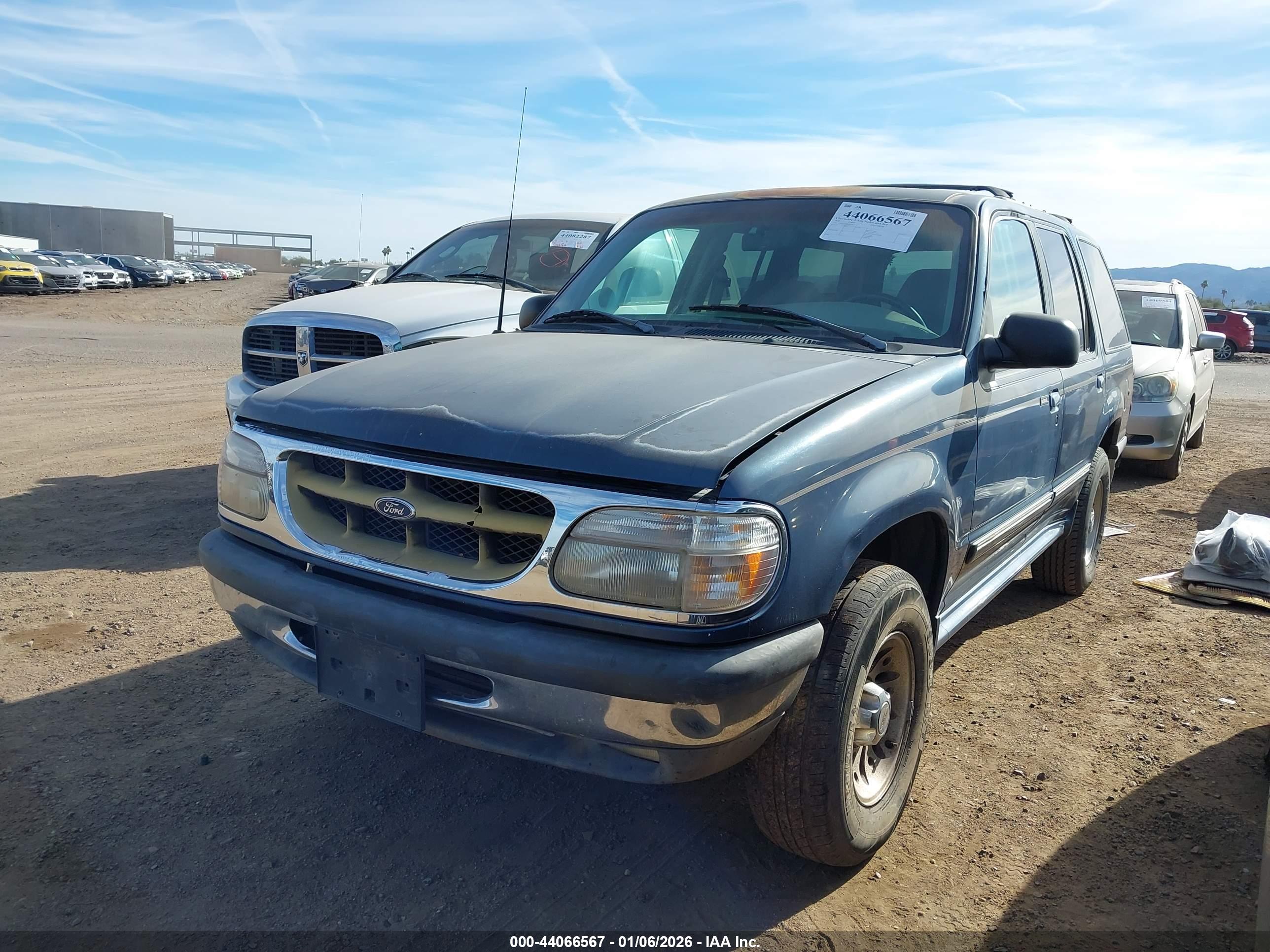 FORD EXPLORER image 2