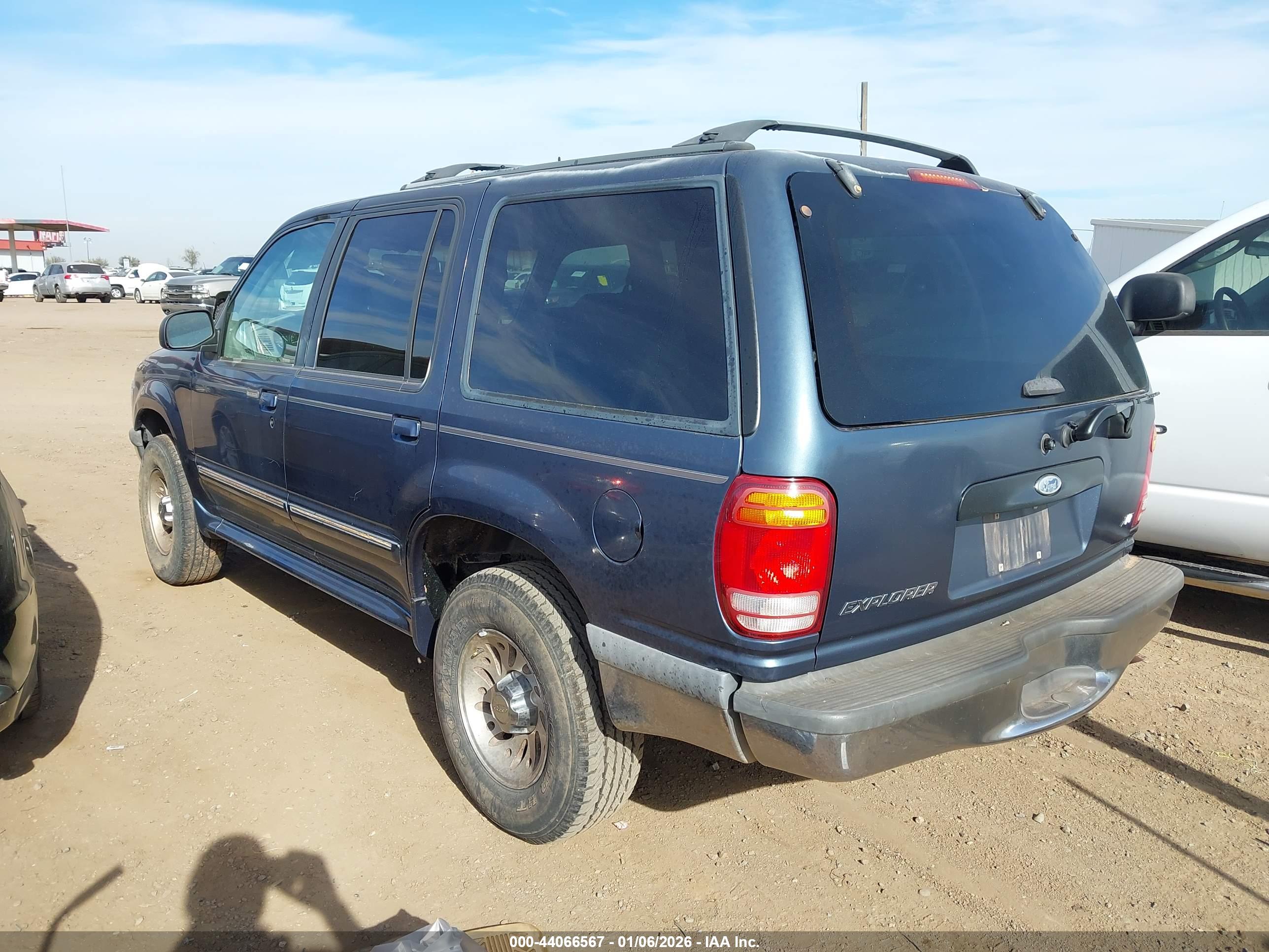 FORD EXPLORER image 3