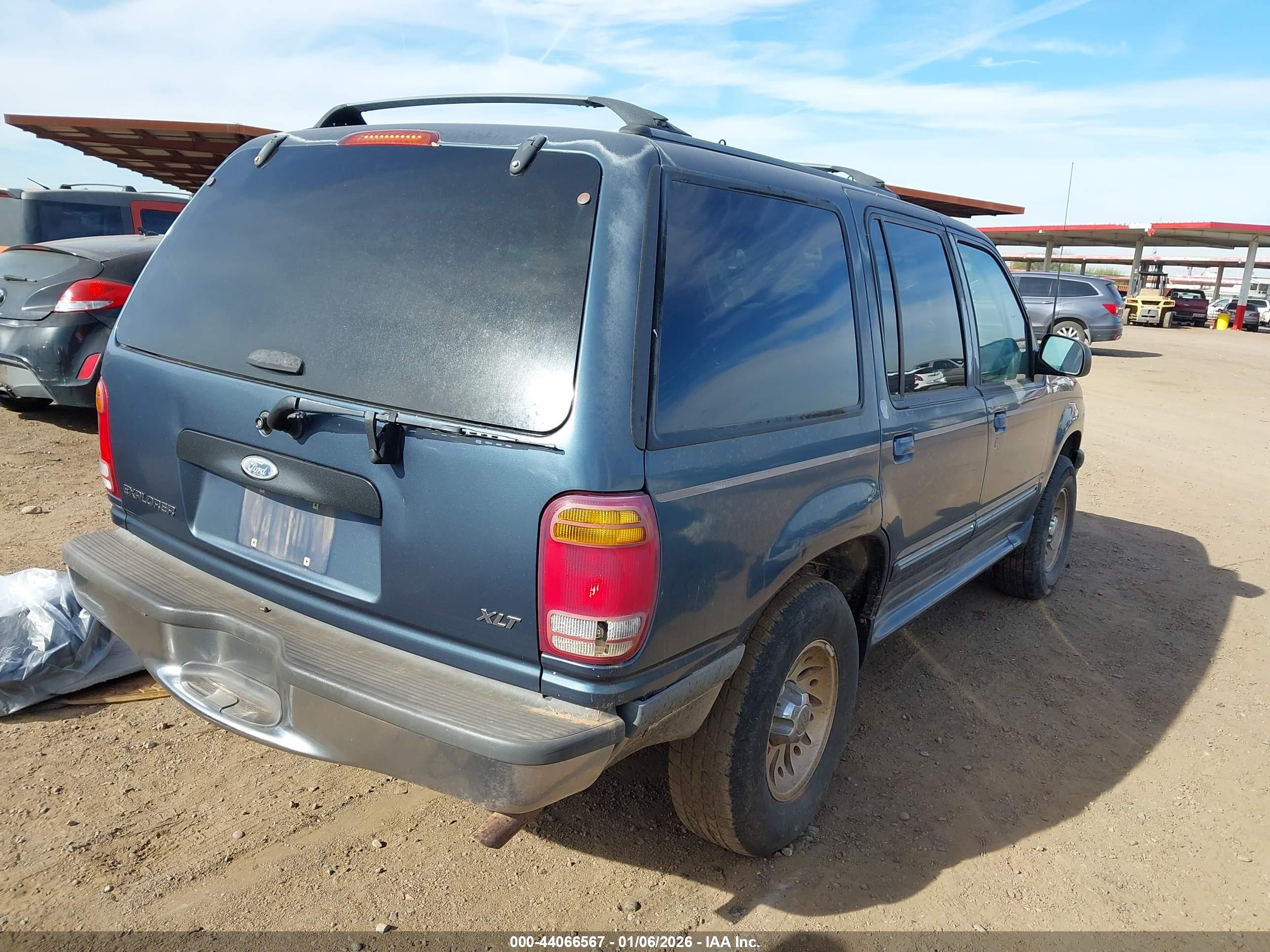 FORD EXPLORER image 4