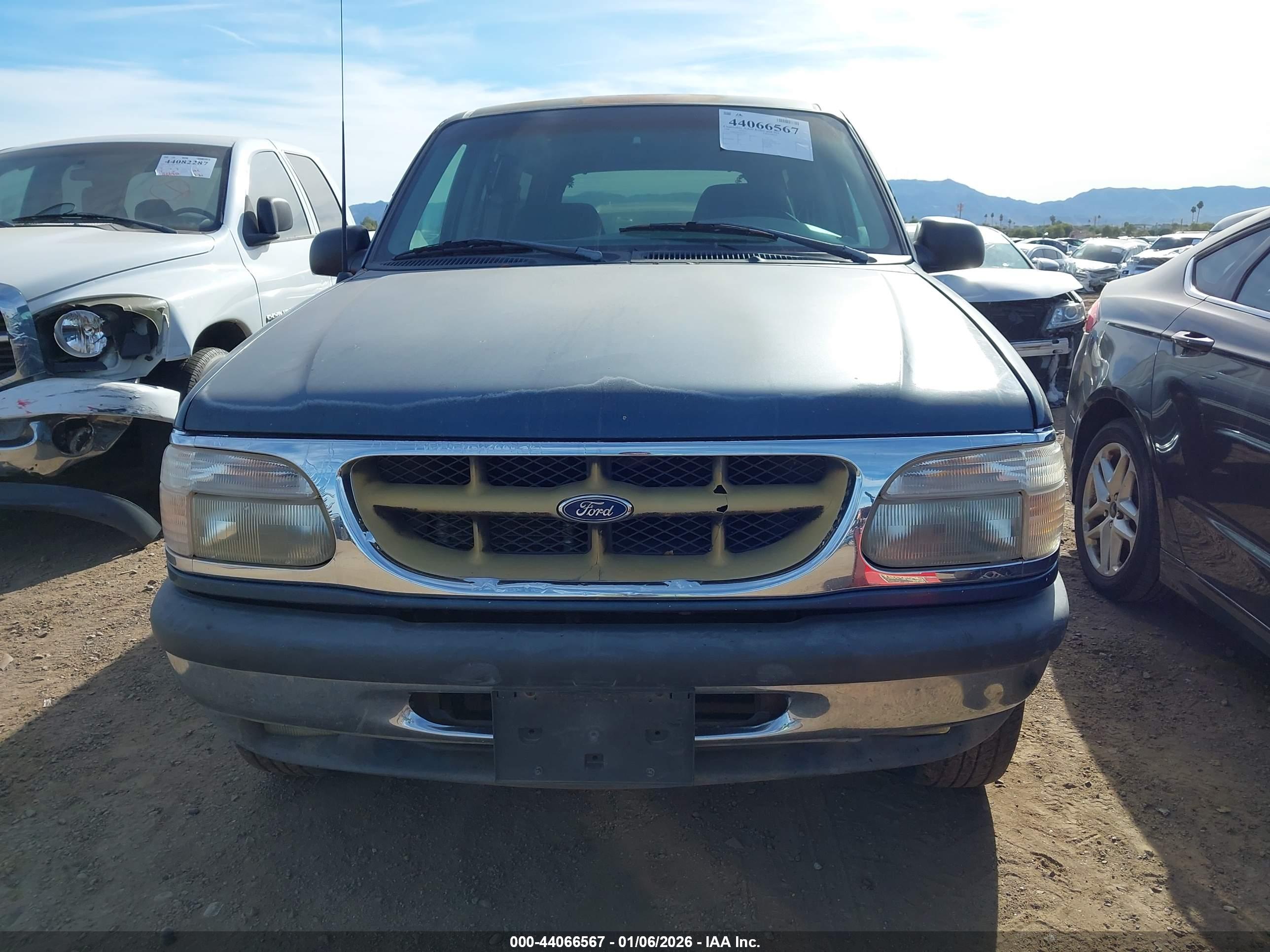 FORD EXPLORER image 6