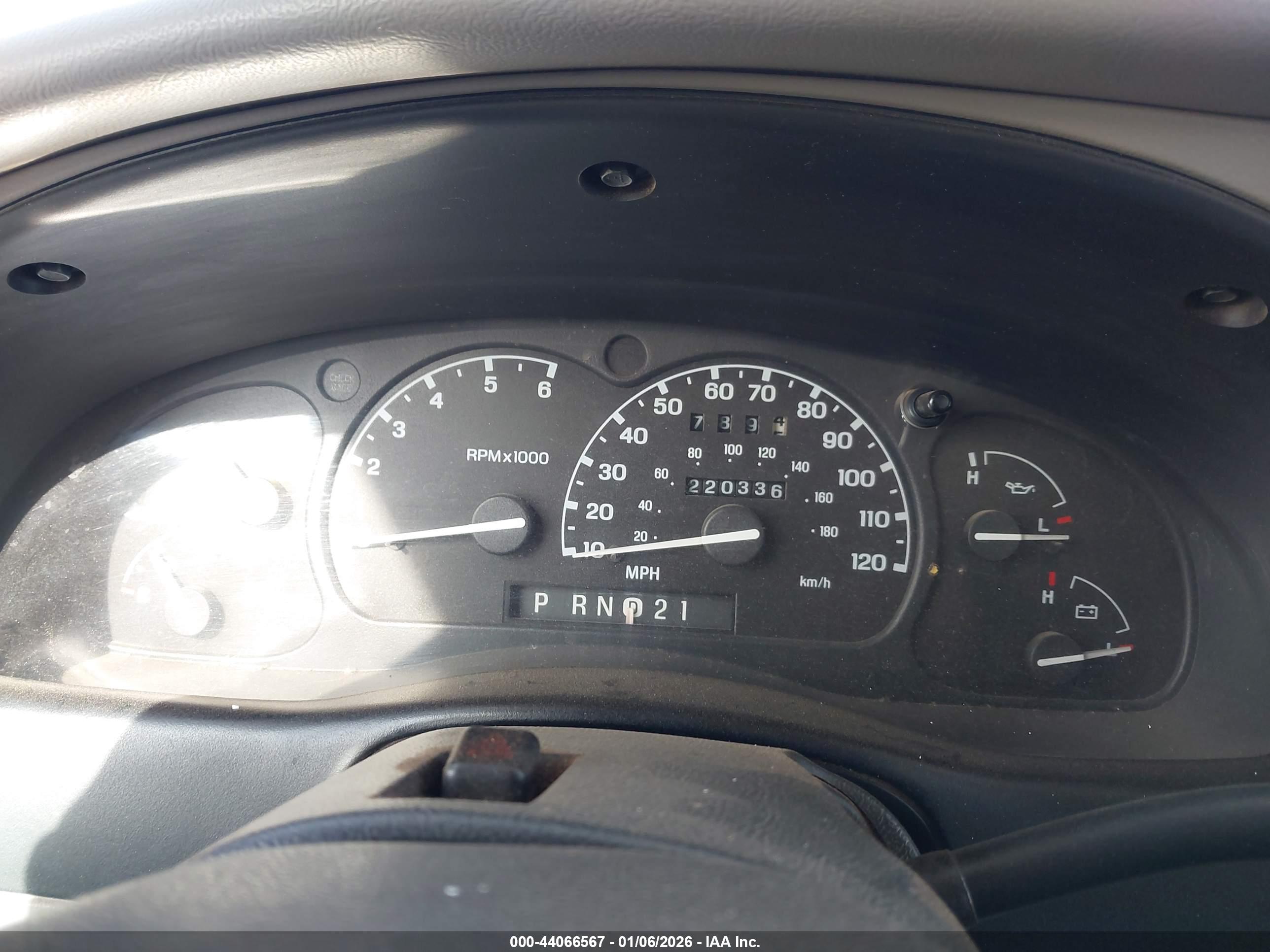 FORD EXPLORER image 7