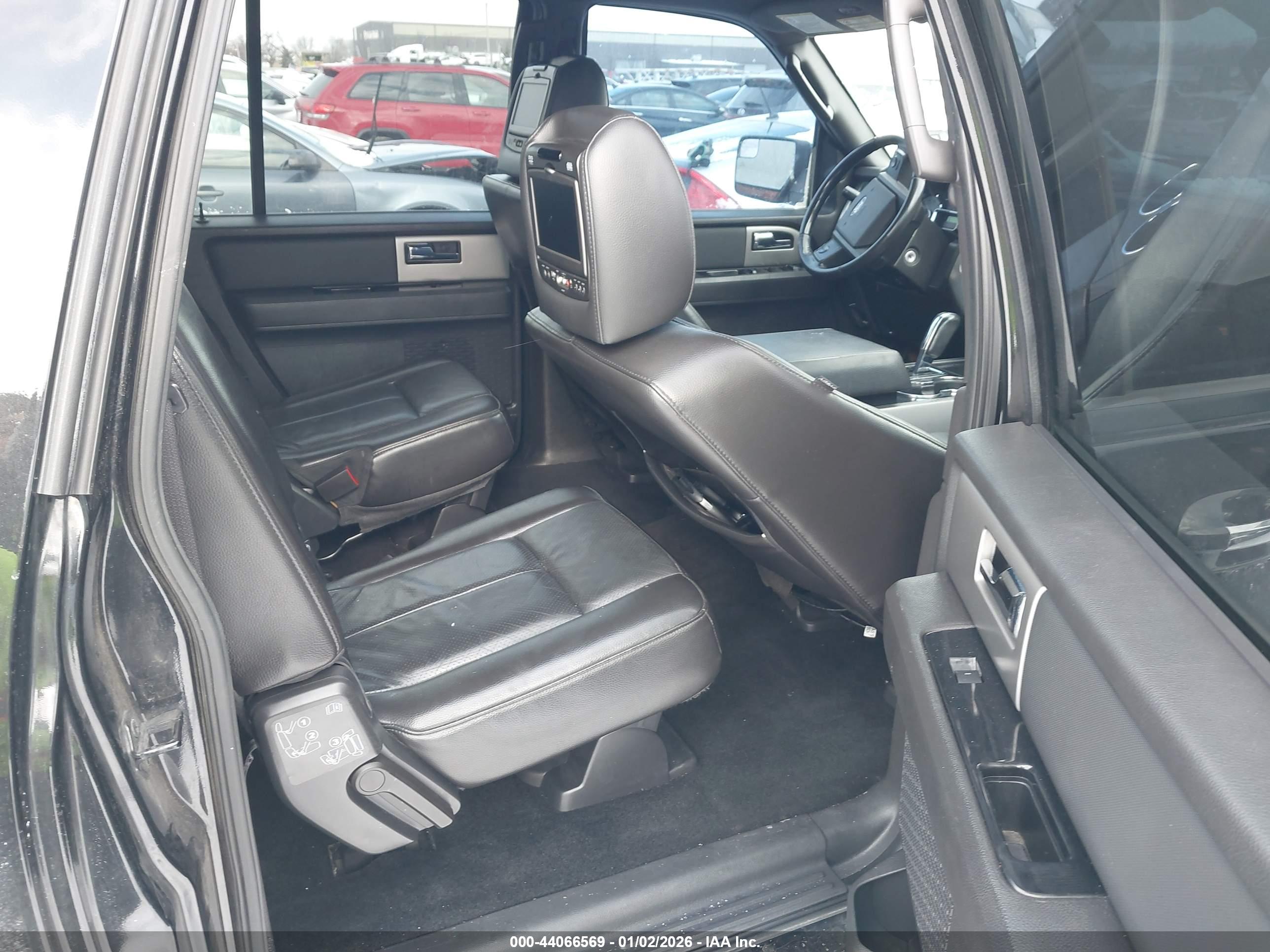 FORD EXPEDITION image 8