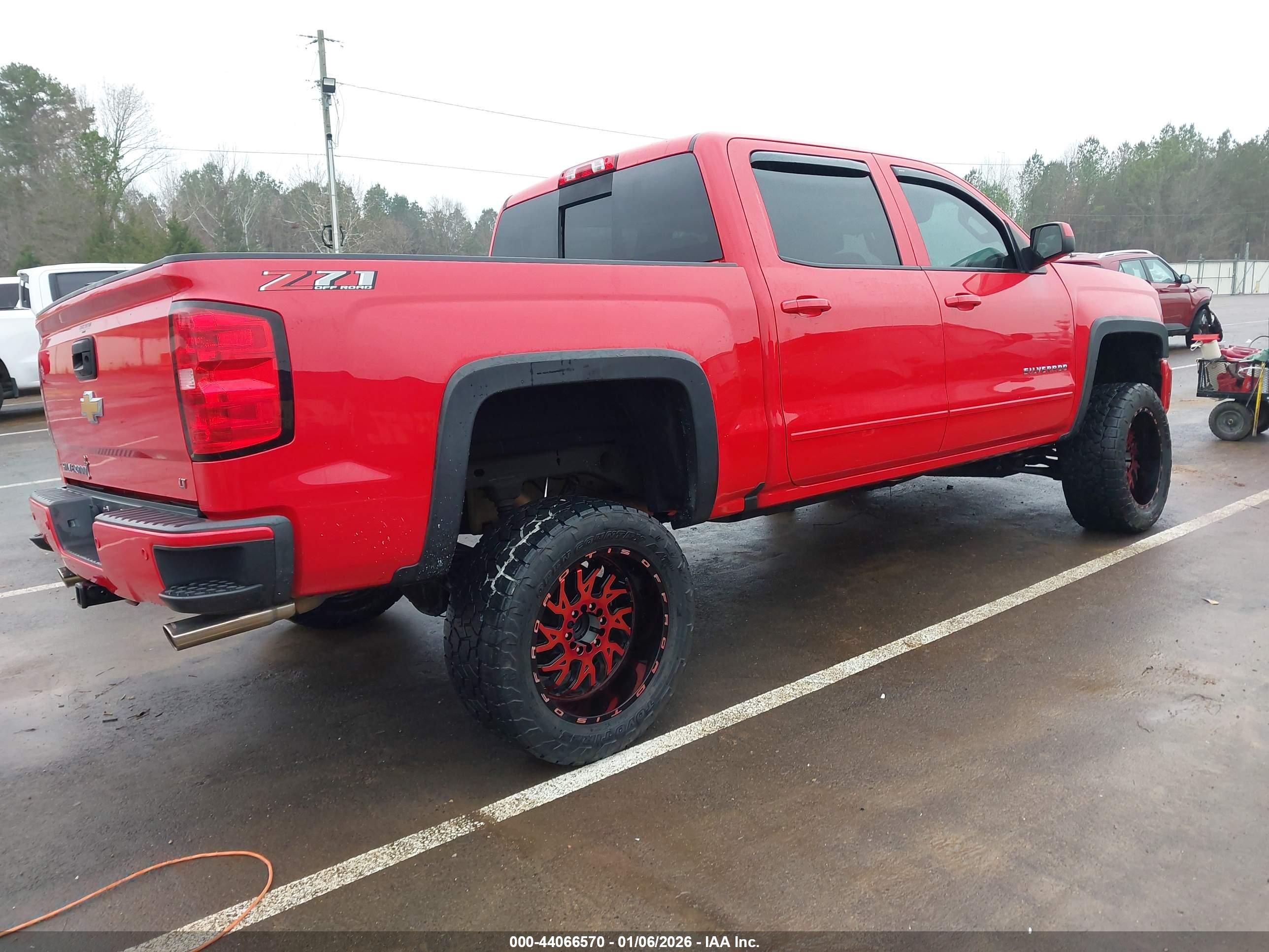 CHEVROLET SILVERADO image 4