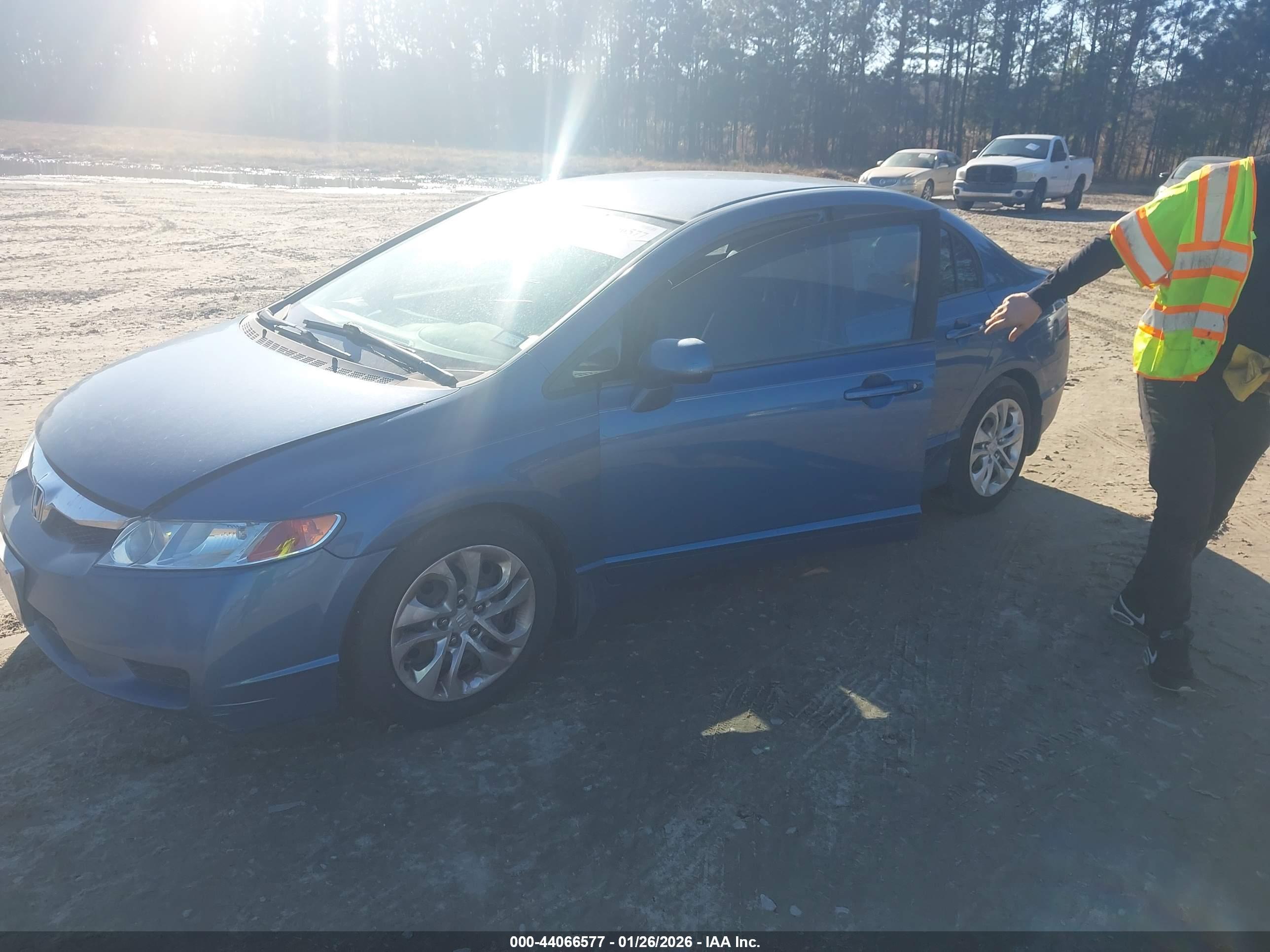 HONDA CIVIC image 2