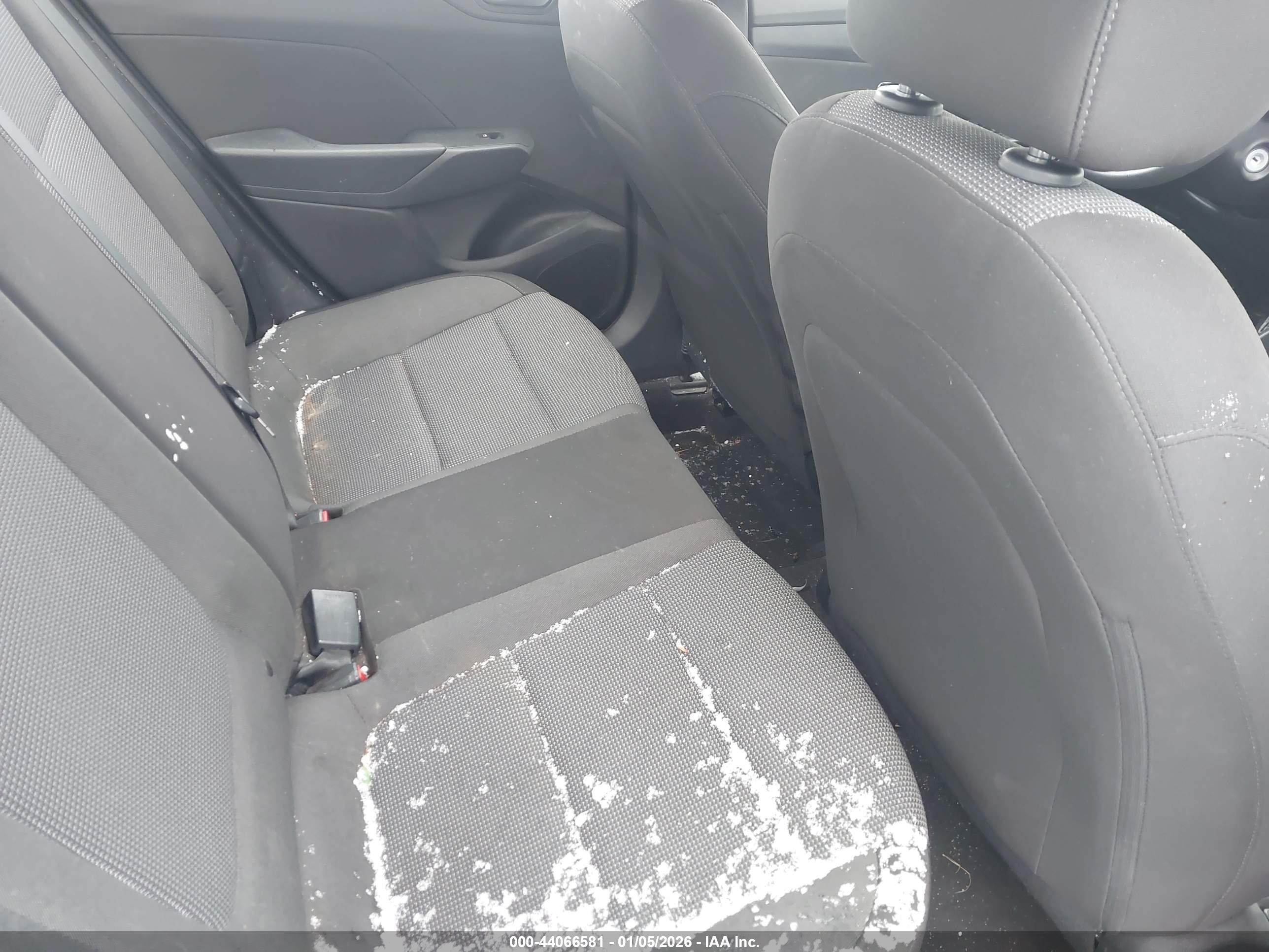 HYUNDAI ACCENT image 8