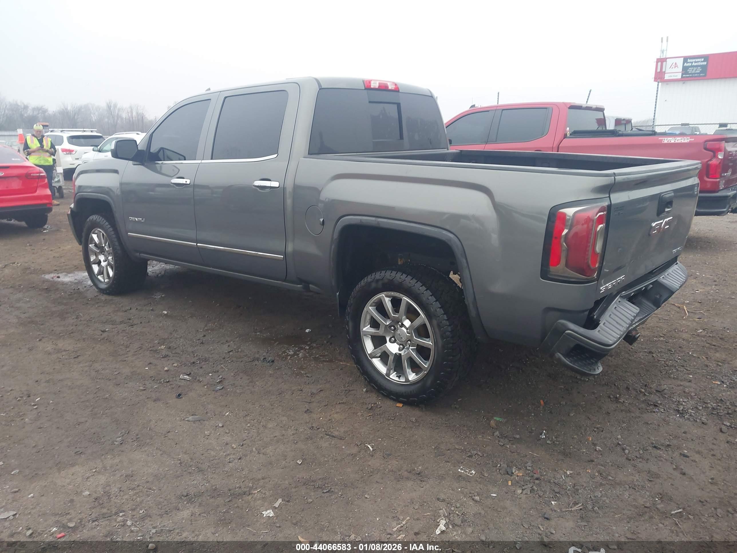 GMC SIERRA image 3