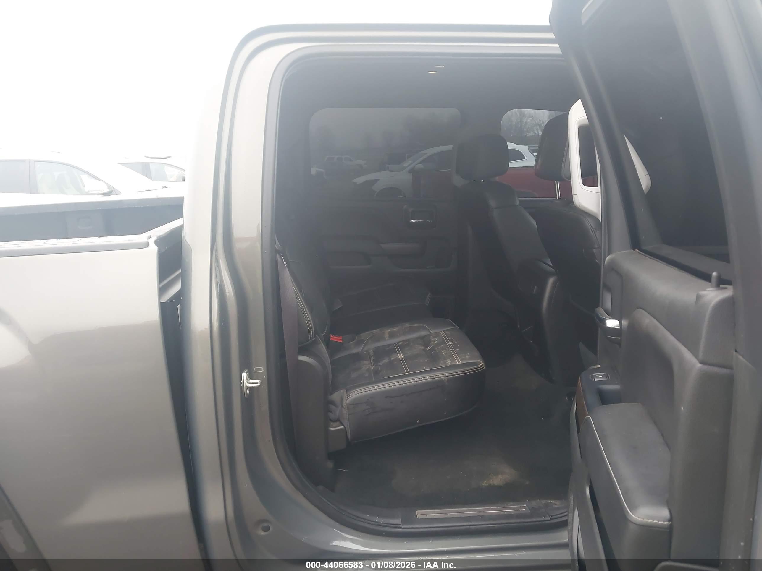 GMC SIERRA image 8