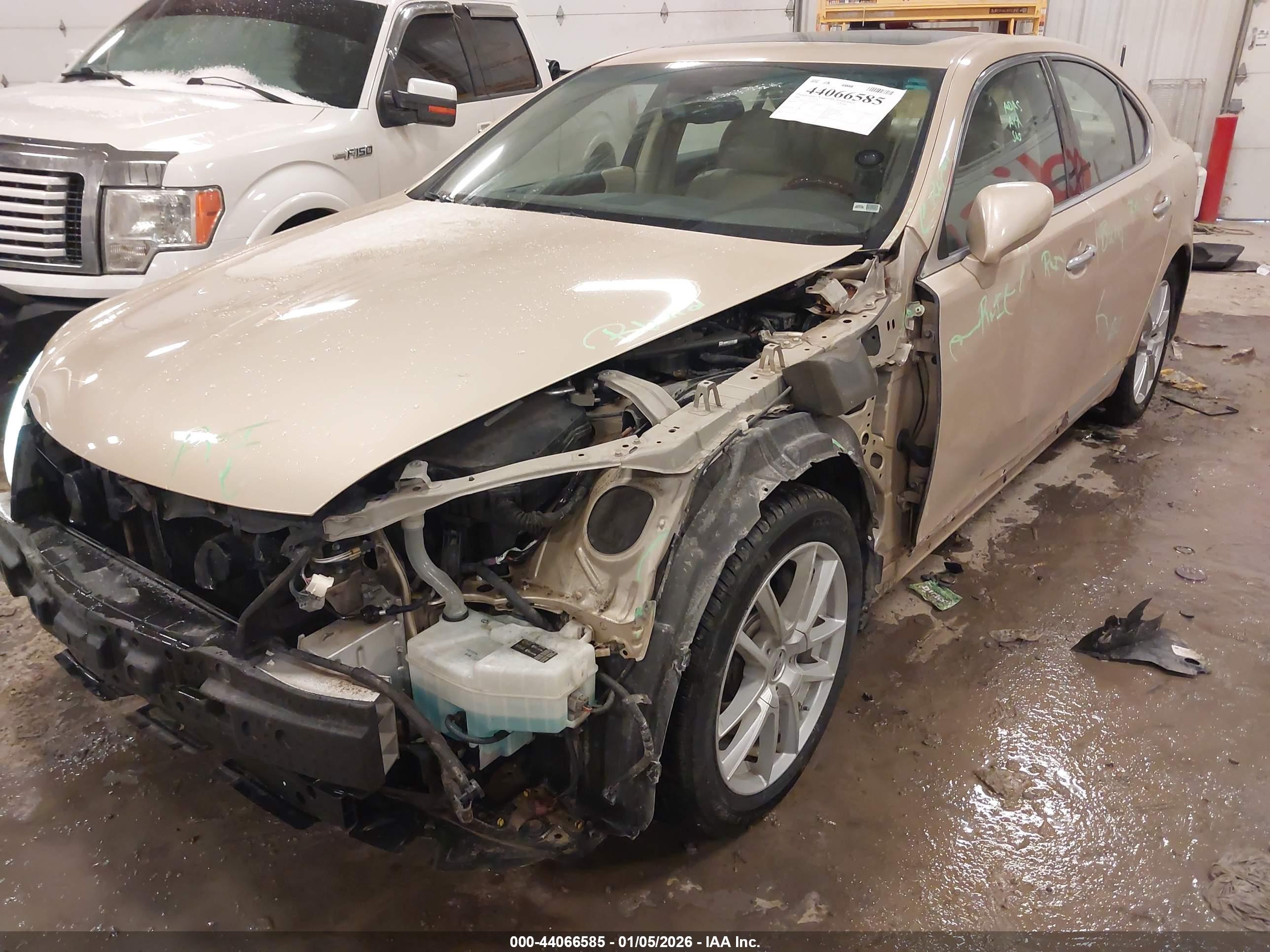 LEXUS LS image 6