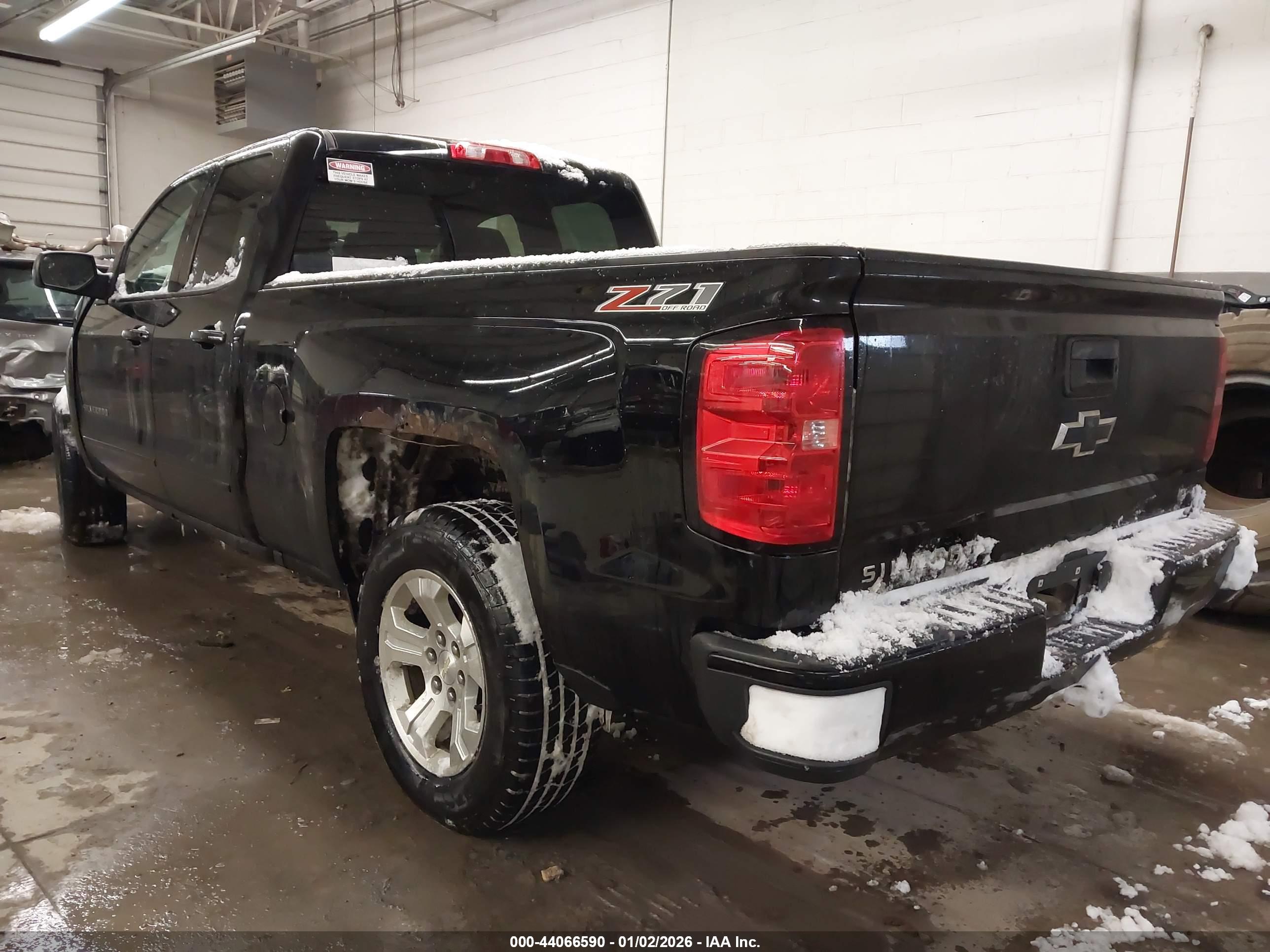 CHEVROLET SILVERADO image 3