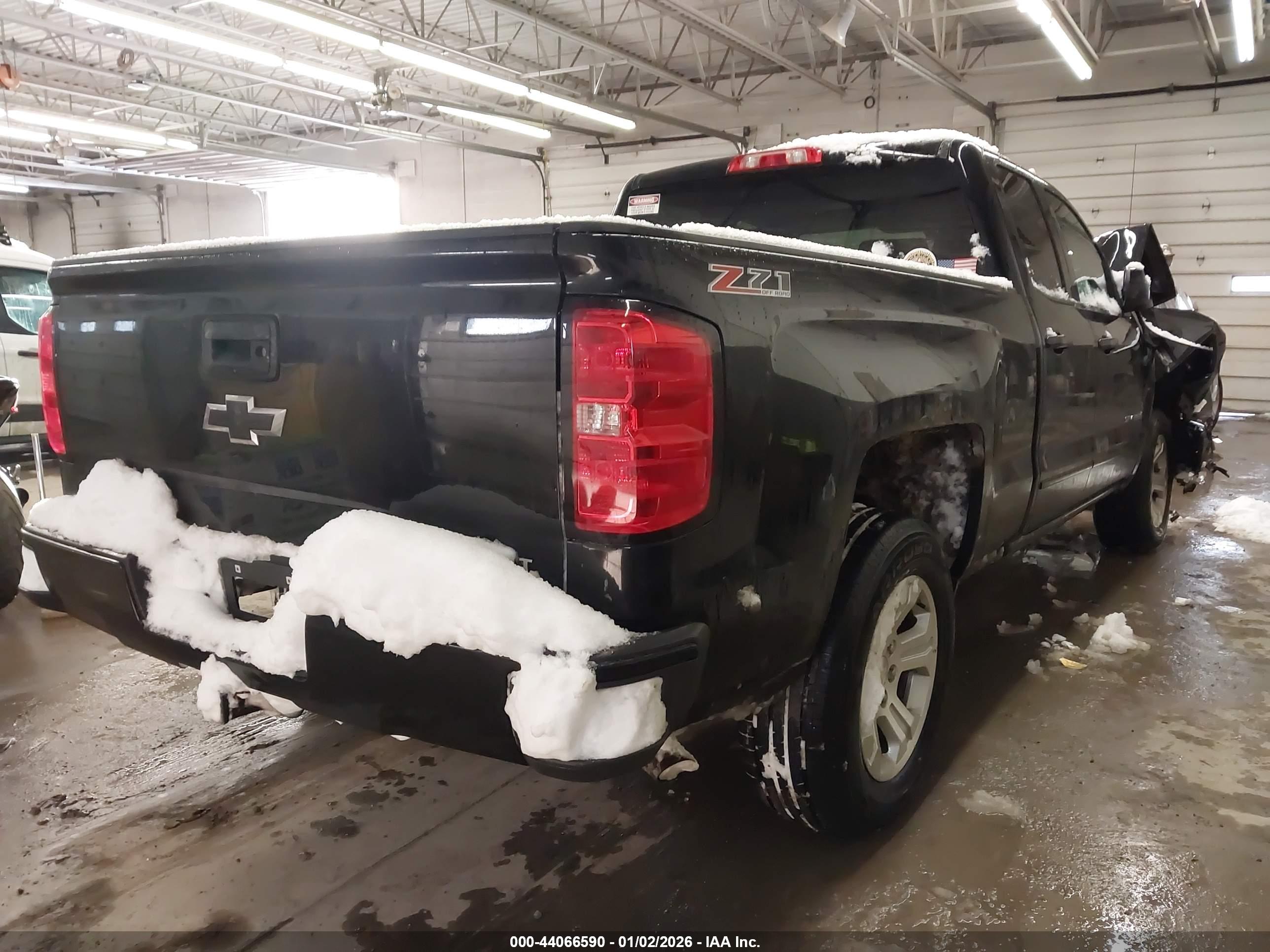 CHEVROLET SILVERADO image 4