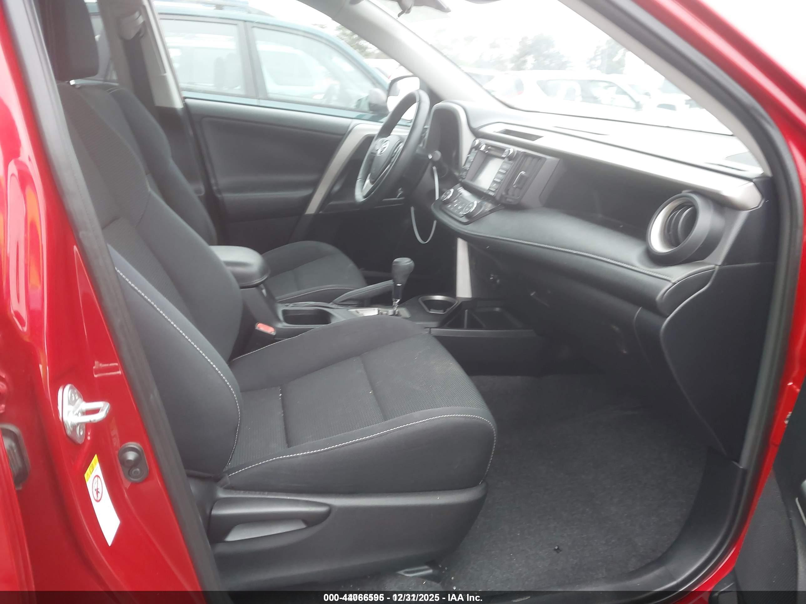 TOYOTA RAV4 image 5
